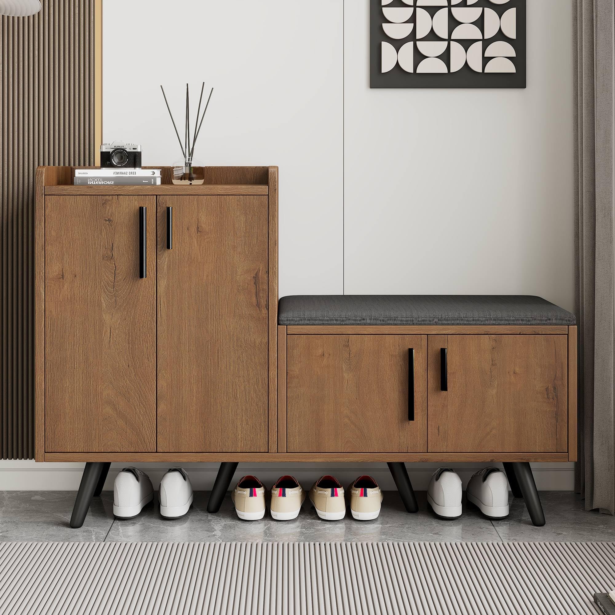 Zapatero moderno, equipado con cuatro puertas de almacenamiento, asas de metal asimétricas, ancho 120/D34/alto 82,8 cm (natural, B120/D34/H82,8 cm)