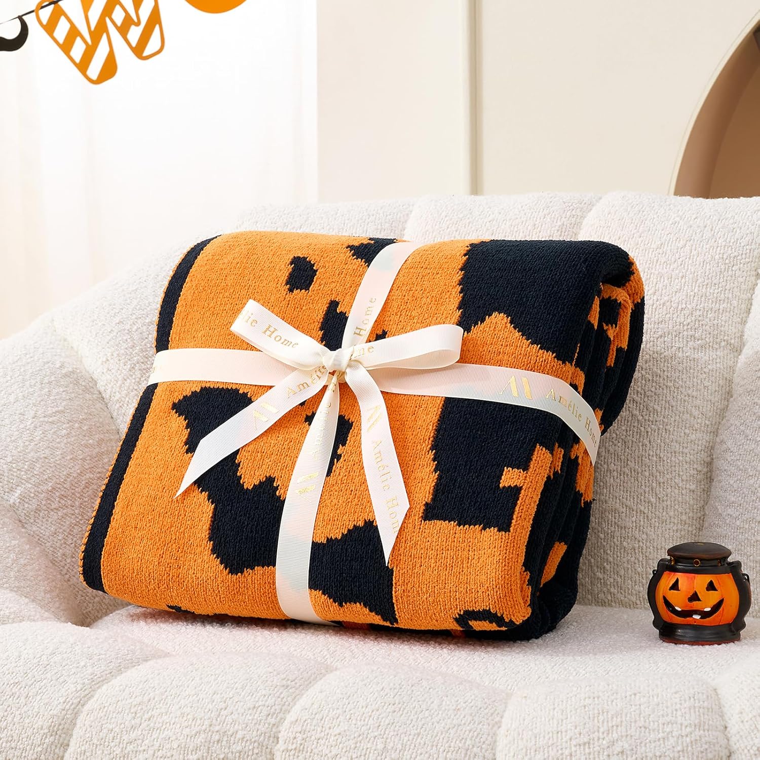 Amélie Home Halloween Throw Blanket for Couch, Dual-Sided Spooky Halloween Bat Pumpkin Gravestone Cemetery Terror Scence, Chenille Knit Soft Cozy for Sofa, 50" x 60", Bat Graveyard