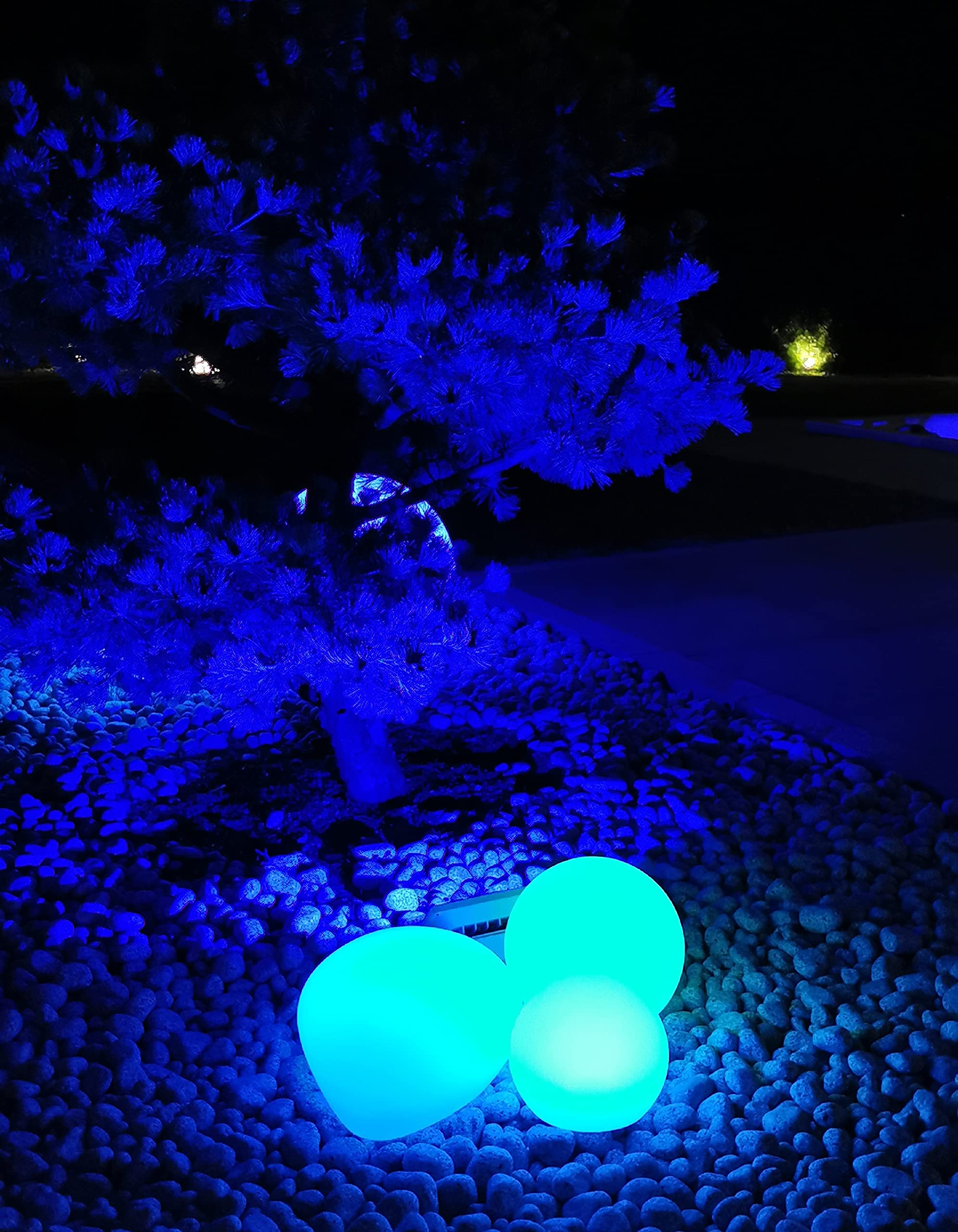 Trango 3er Set SO-00124 LED Solar Kugelleuchte IP44 Solar Leuchtstein in 20/25/40cm Durchmesser Weiß matt mit 3000K warmweiß LED & RGB Farbwechsel LED *SNOWY* Solarkugel, Außenleuchte, Gartenleuchte