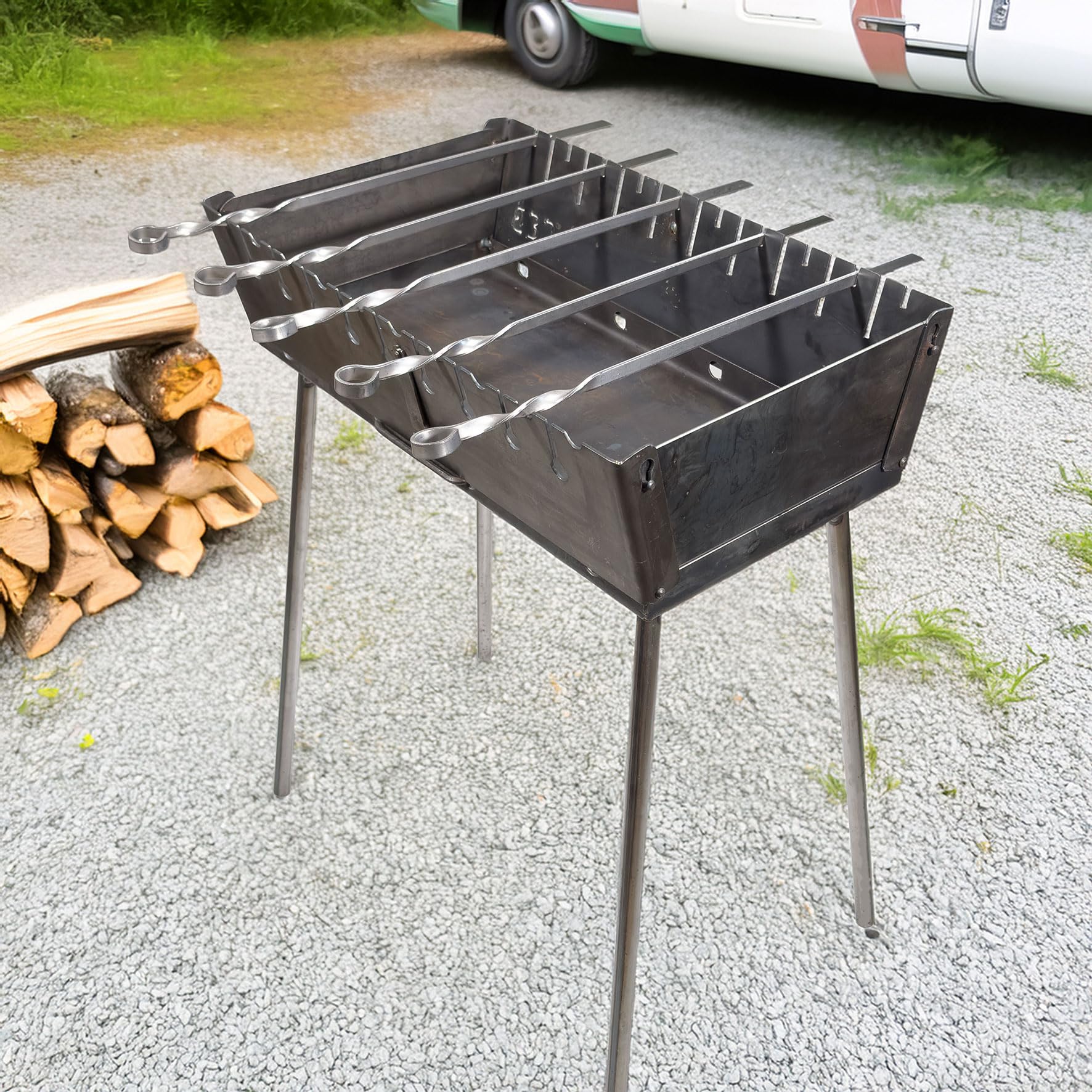 Faltbarer Schaschlikgrill „Verstärkt“ für 10 Spieße – Holzkohlegrill aus 3 mm Stahl, kompakt als Koffer faltbar, stabile Bauweise, ideal für Garten, Camping & Picknick