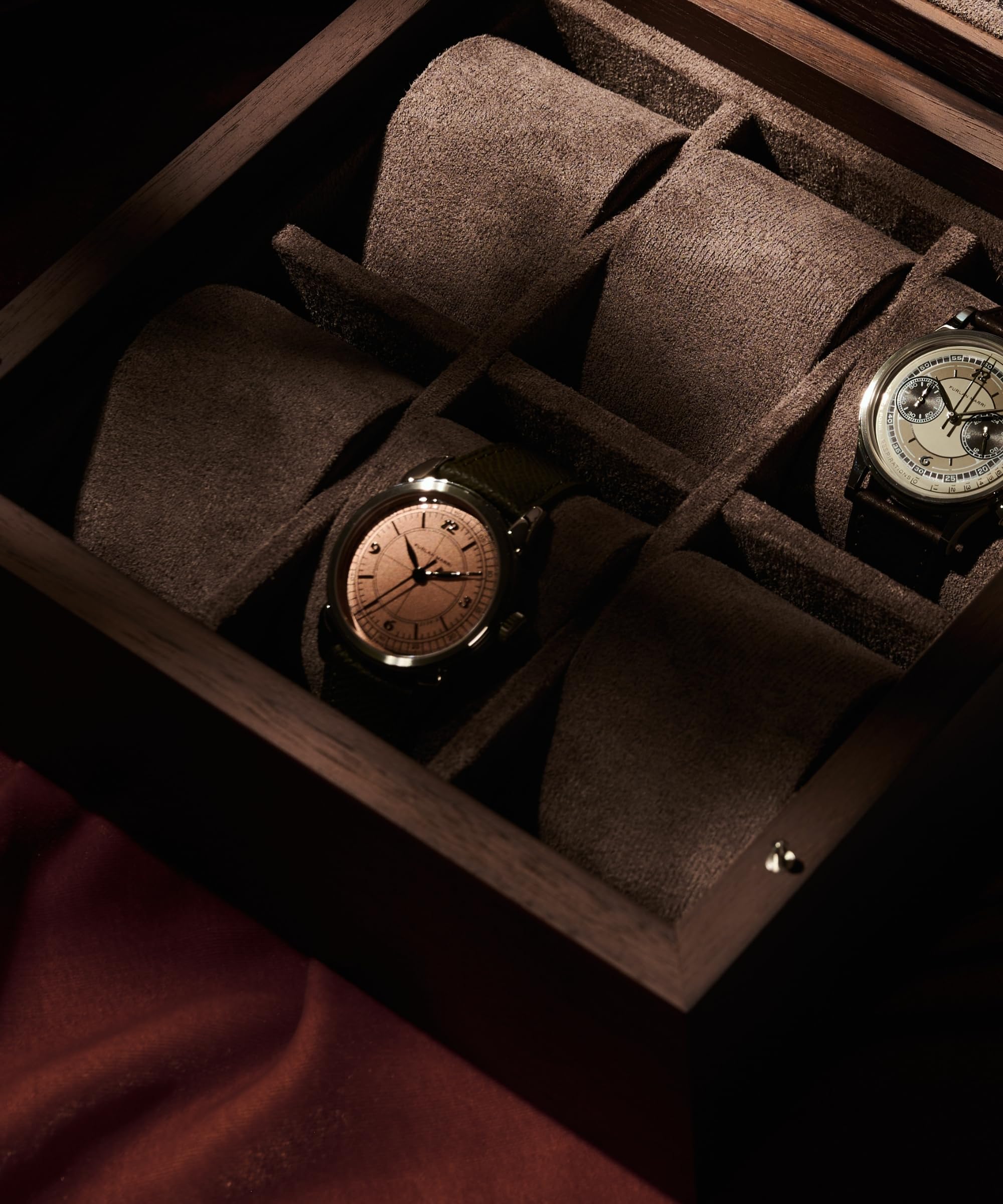 TAWBURY Scatola per orologi in legno a 6 scomparti, unisex, realizzata in pregiato legno di Kassod, design compatto, interno completamente foderato, cerniere in metallo con chiusura ammortizzata,