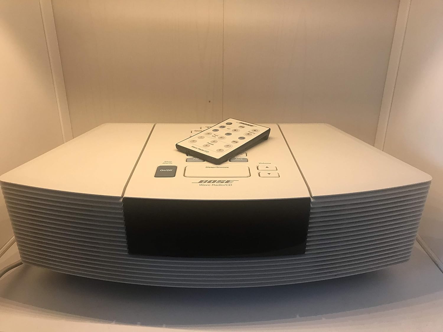 Bose Wave Radio/cd Player White in Color