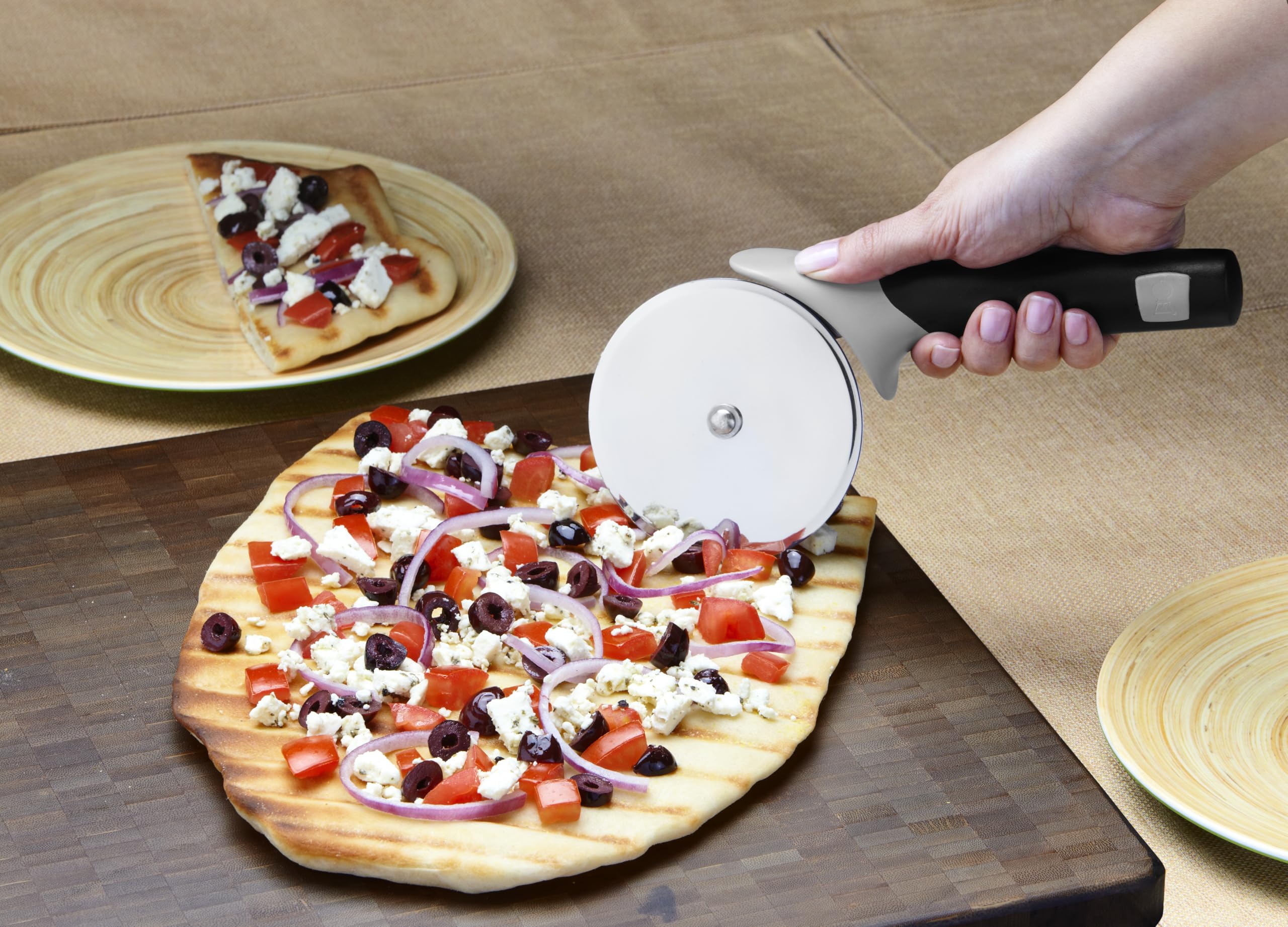 Weber Tagliapizza, con Lama Extra Grande per Basi di Pizza Spesse o Sottili, in Acciaio Inox, con Manico Ergonomico, Lavabile in Lavastoviglie - Nero/Argento (6690)