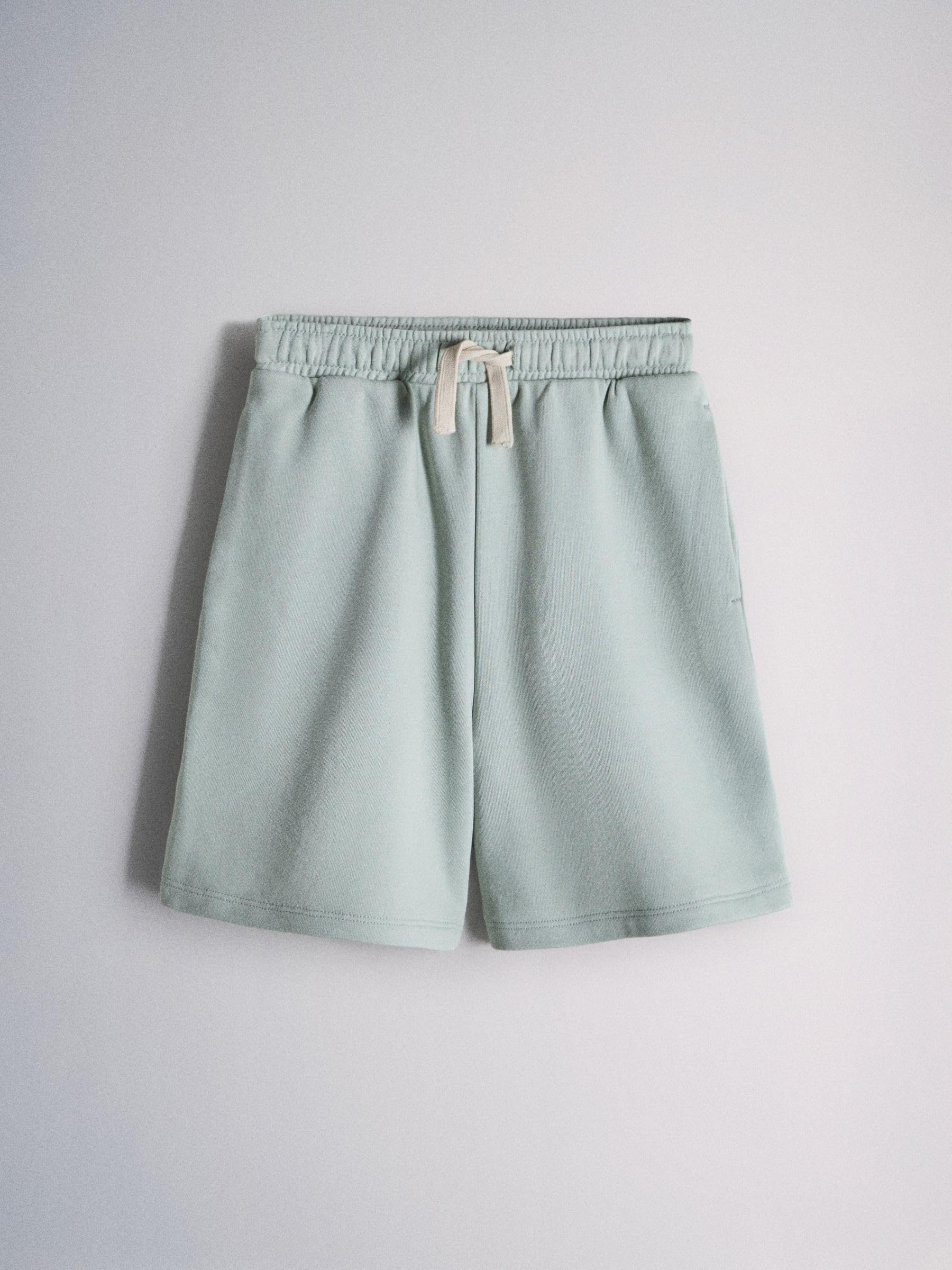 THE SET Niños Conjunto de 6 piezas compuesto por pantalones cortos y camisetas extragrandes de manga corta y cuello redondo