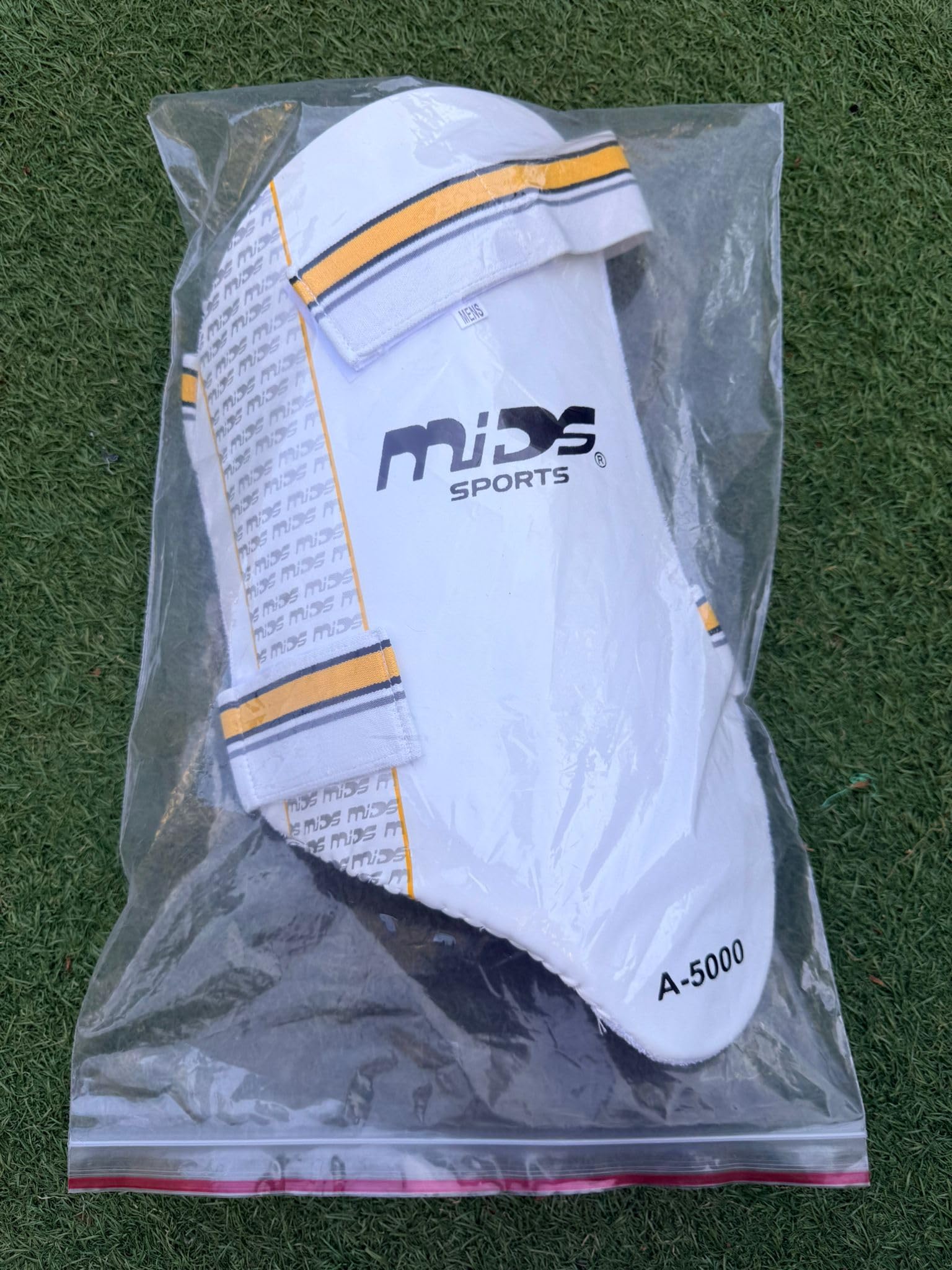 Mids Sports Cricket Thigh Pad, A-5000, White with Yellow Stripes, Men's, Includes Thigh Guards.