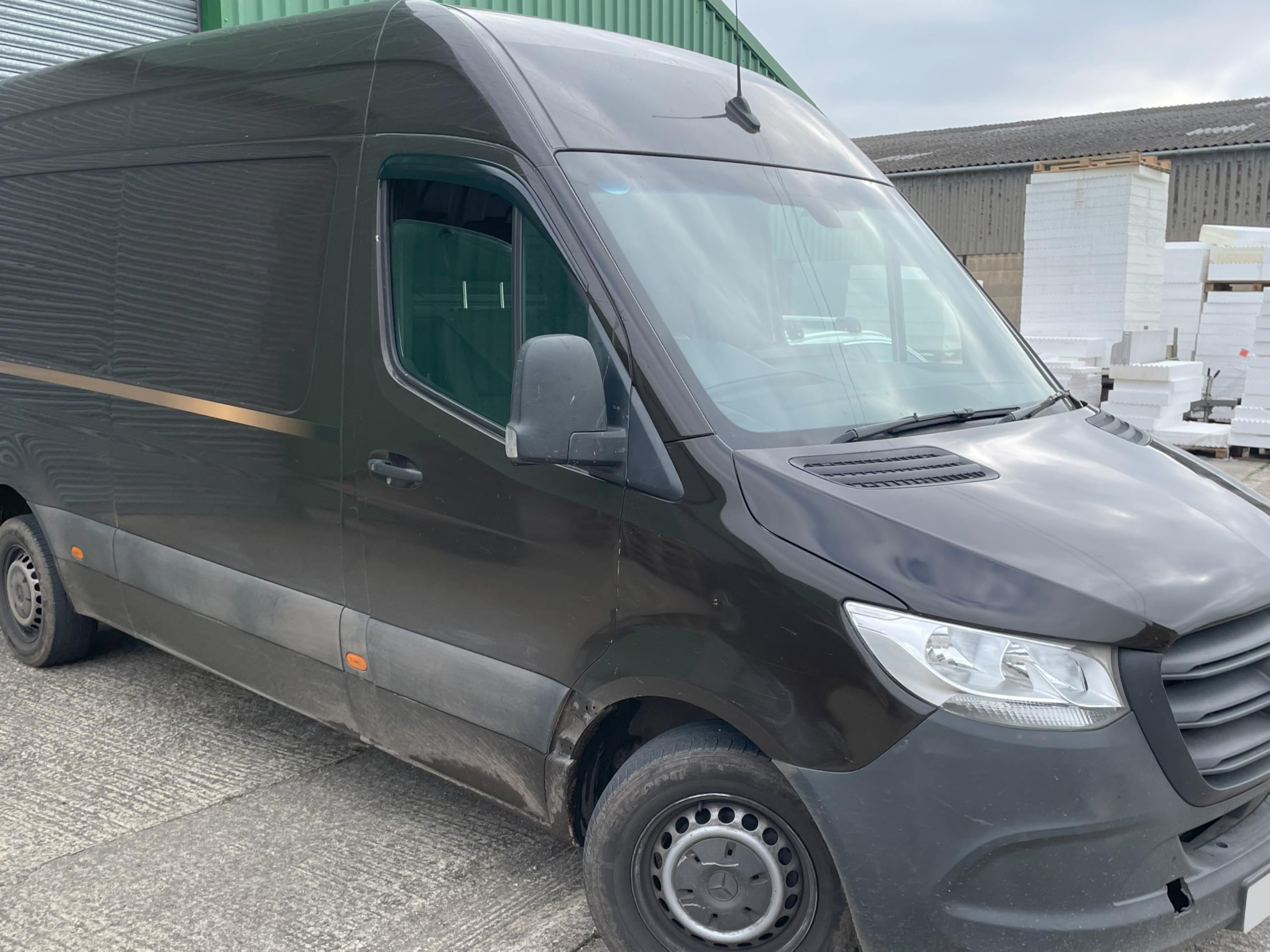 AUTO CLOVER Windabweiser-Set für Mercedes Sprinter/VW Crafter ab 2006 (2 Stück)