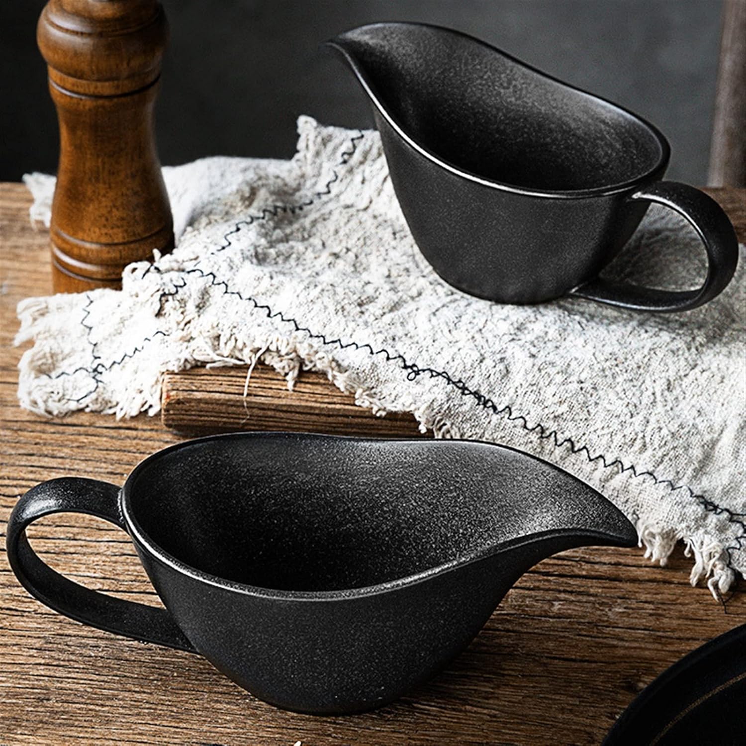 Creamer Pitcher Steak Sauce Cup Milk Pot Ceramic Drainage Cup Pointed Bowl Japanese Milk Cup Mini with Handle Milk Cup Milk Pitcher