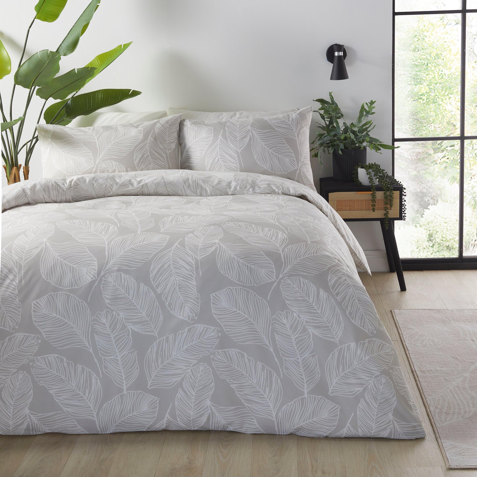 FusionNatural Leaf Duvet Cover - Double Bedding Size (200 x 200cm) - Reversible Design (White Colours) - Linen Leaves Print - Matteo Collection