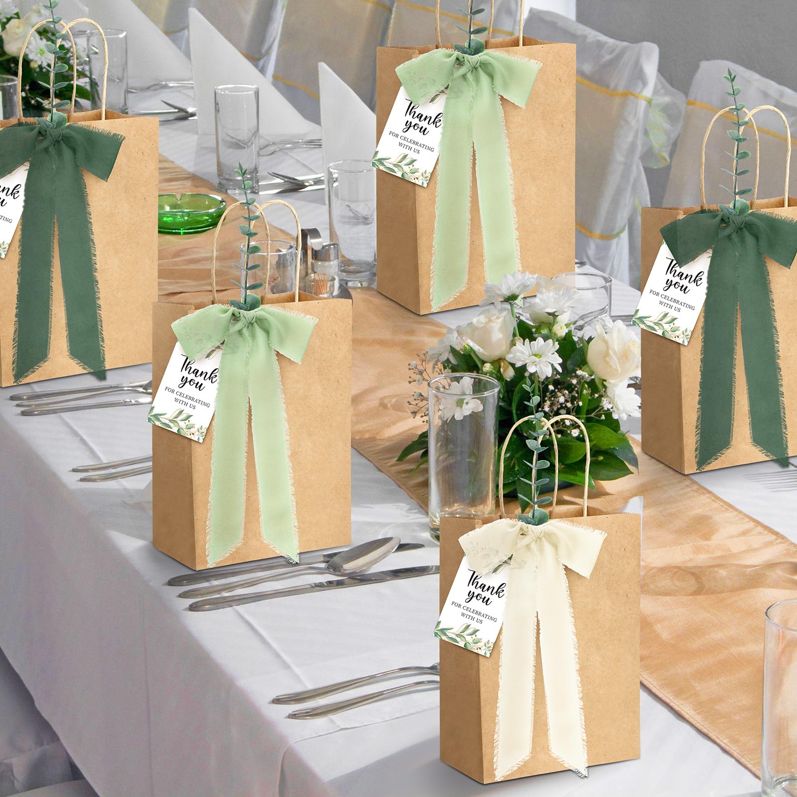 Motipuns Lot de 50 sacs de mariage en vrac pour invités - Vert sauge - Sacs cadeaux de bienvenue avec tiges d'eucalyptus artificielles et ruban en mousseline de soie - Cartes de remerciement pour fête