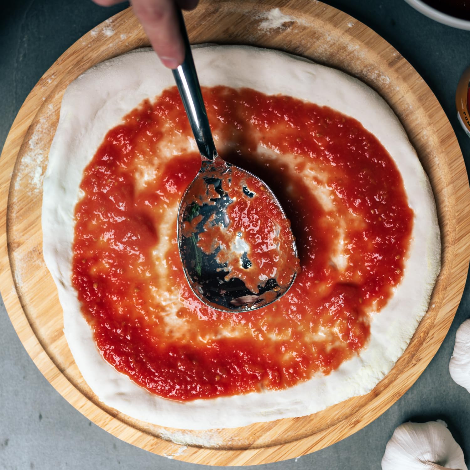FUMOSA Pizza-Starterkit inkl. Rezeptheft, Pizzamehl, Trockenhefe, San Marzano Tomaten DOP (8-tlg.) | Pizzakit | Pizzaset | Pizza-Bundle