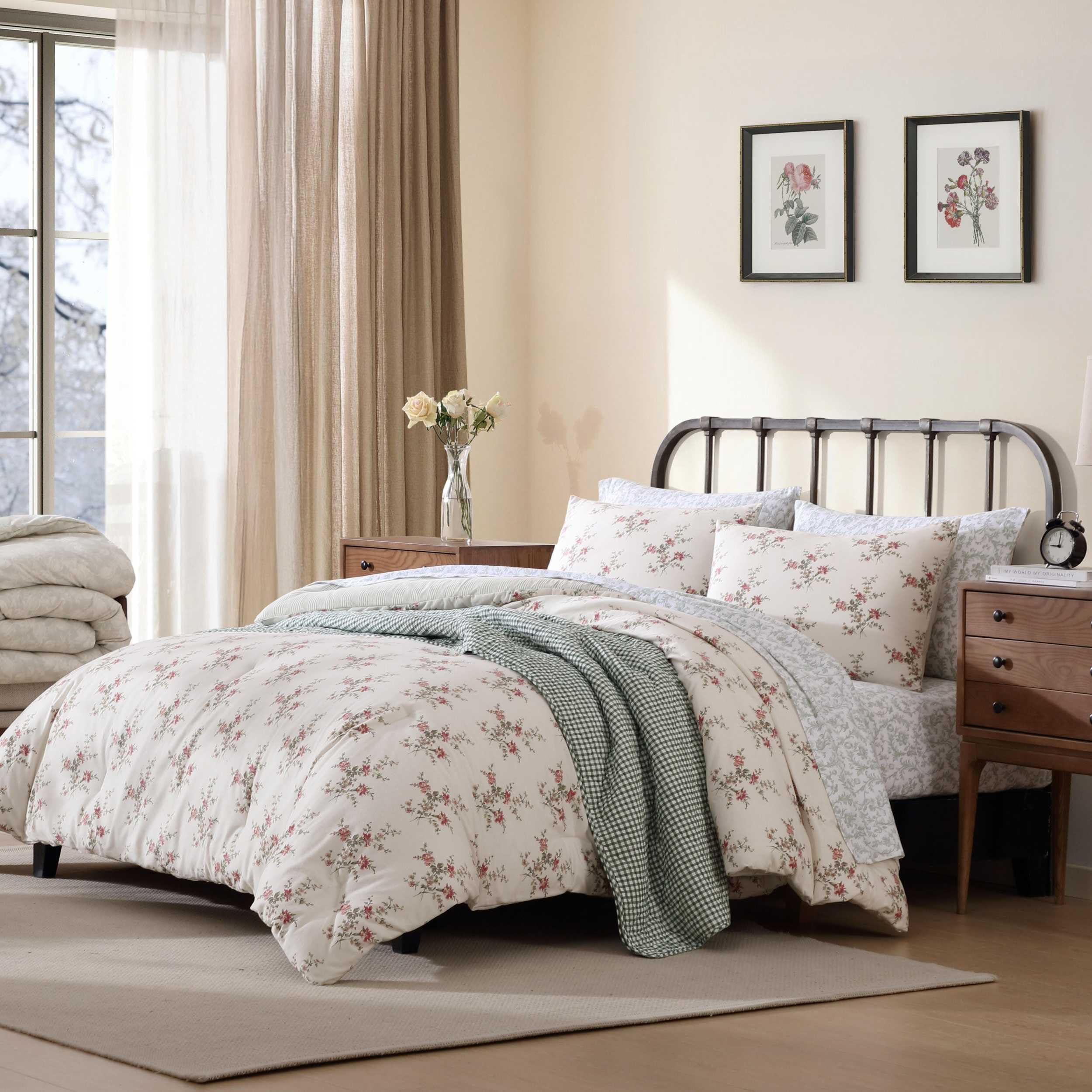Amazon.com: Laura Ashley