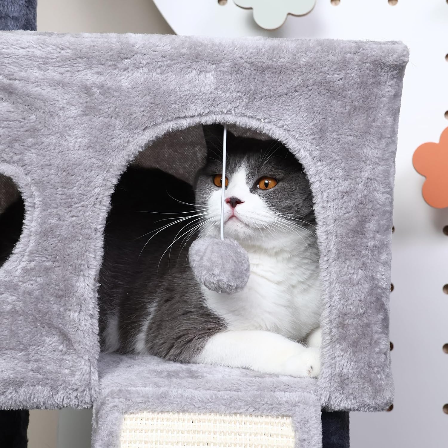 41″ Cat Tree for Indoor Cats Furniture, Cat Tower with Scratching Board and Save Space, Modern Activity House for Large Cats, Condo with Ball Toys, Kittens Cave, Cat's nest, Light Grey