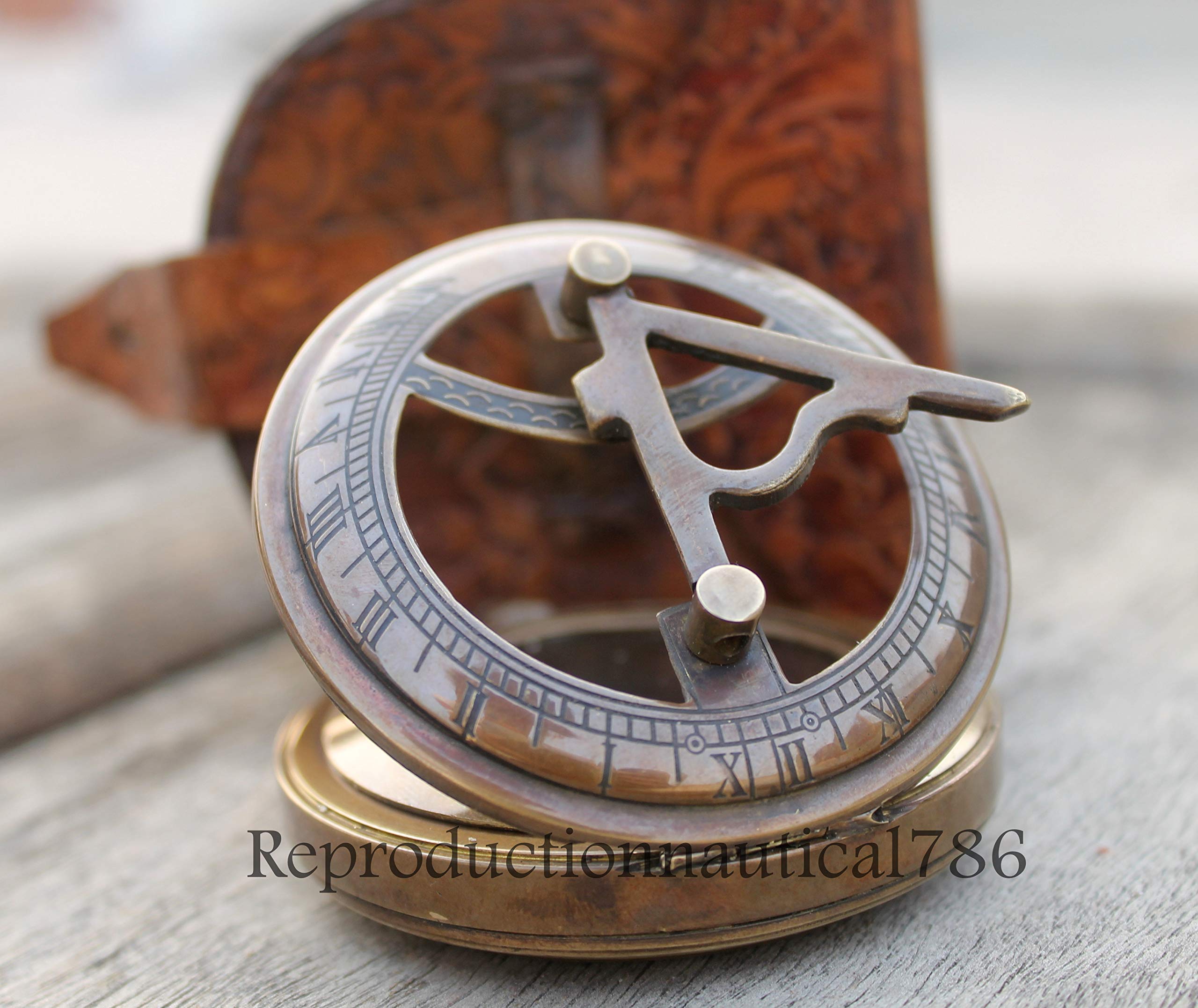 Boussole à Bouton Poussoir En Laiton – Reproduction Vintage – Fabriquée En Inde – NEUVE