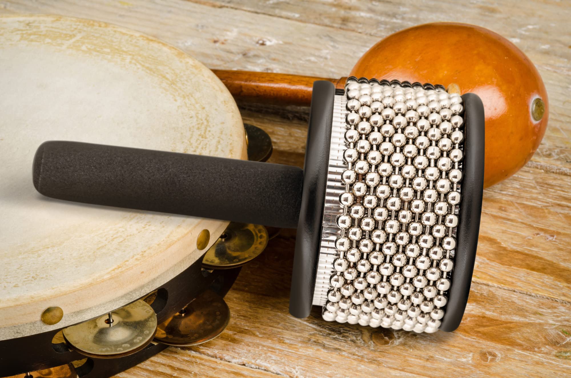XDrum CB1-BK Cabasa Medium, Diamètre: 10 cm, 10 chaînes de 34 perles | Instrument de rythme et d'effet classique en érable, Taille moyenne, Peut être frotté ou secoué, Poignée rembourrée en érable