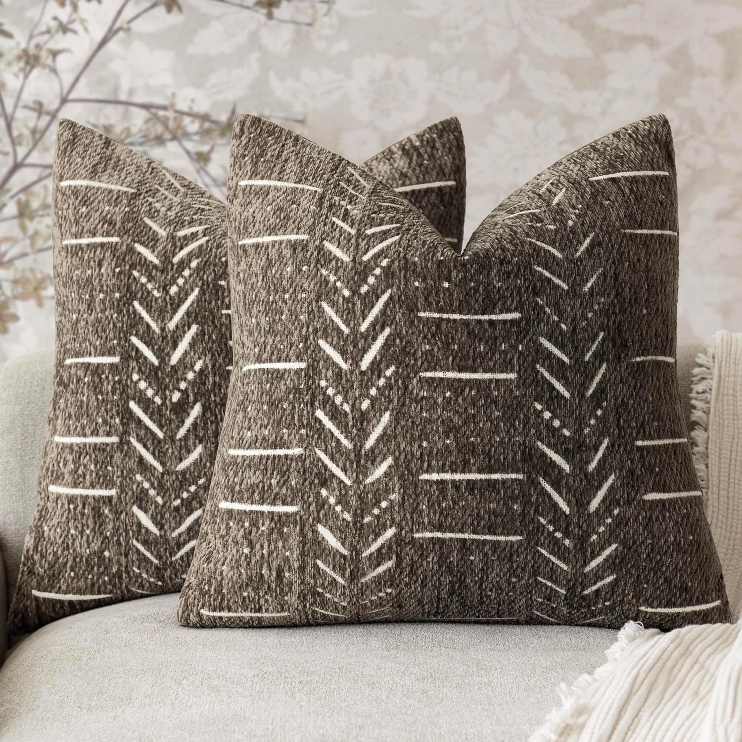 Home Décor Decorative Boho Accent Chenille Throw Pillow Covers Textured Neutral Cushion Covers Soft Farmhouse Pillowcase for Couch Sofa Bed Living Room, 18×18 Inch, Set of 2, Cocoa Brown