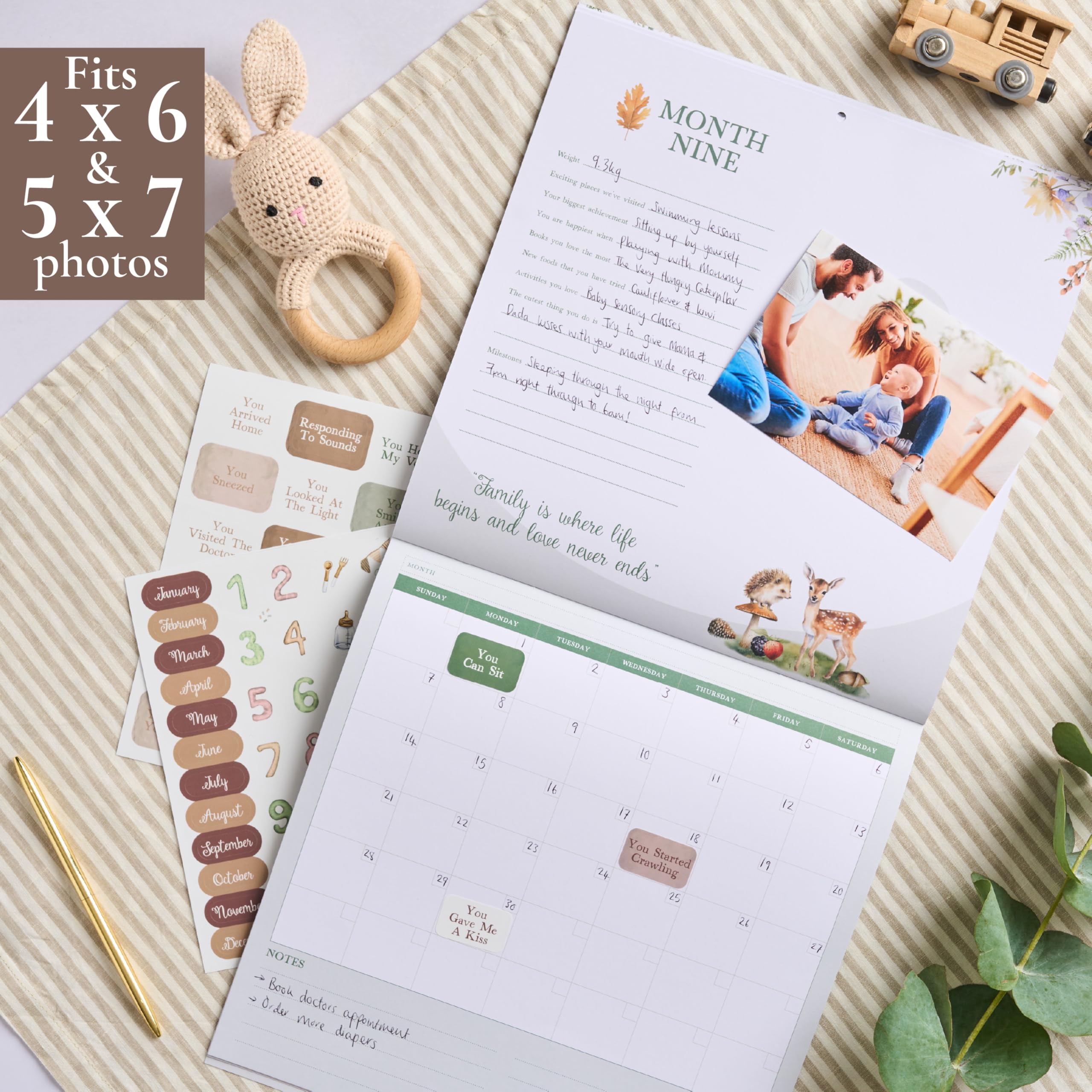 Baby erstes Jahr Kalender mit 100 Aufklebern - Waldtiere 1. Jahre Wandkalender mit Aufklebern, Baby Tracker, Baby Scrapbook für neue Mutter und Neugeborene Jungen & Mädchen