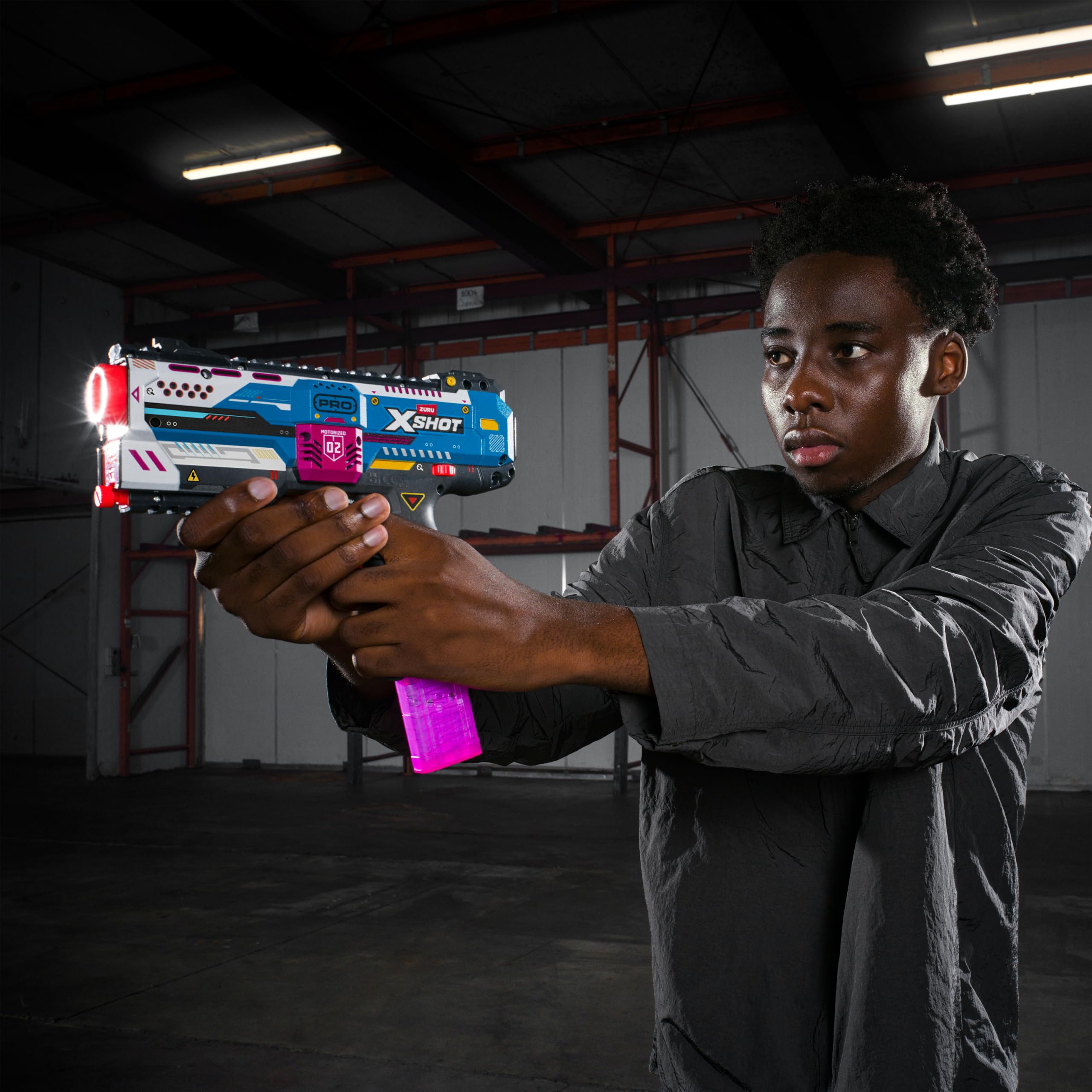 XSHOT SKINS Serie Pro Motorized Thrasher di ZURU – Blaster a dardi di gommapiuma con 30 Dardi Air Pocket Technology, plastica alimentato a batteria per gioco all'aperto, per bambini, 14 anni