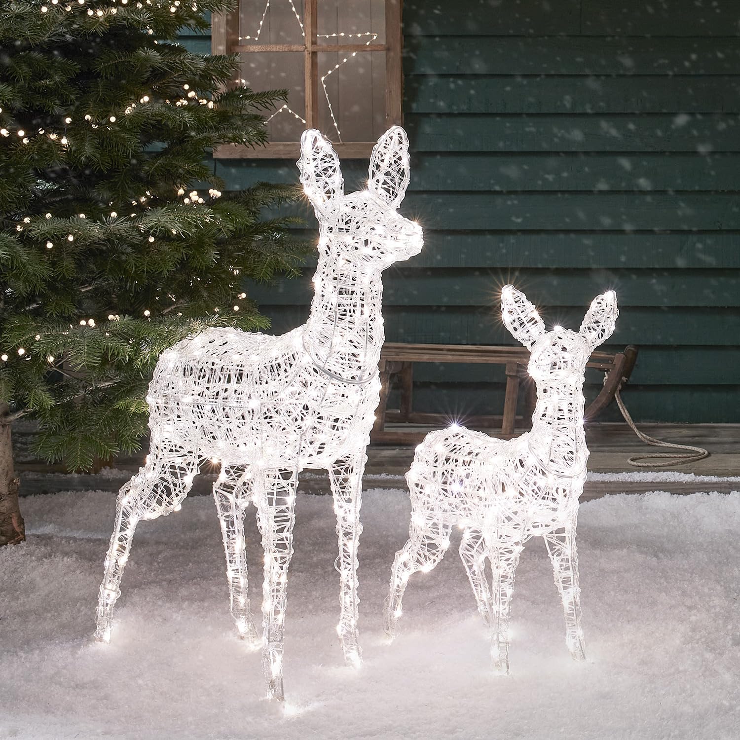 Lights4fun Set 3 in 1 Swinsty LED renna figure madre e bambino funzionamento a batteria timer illuminazione natalizia per esterni e interni