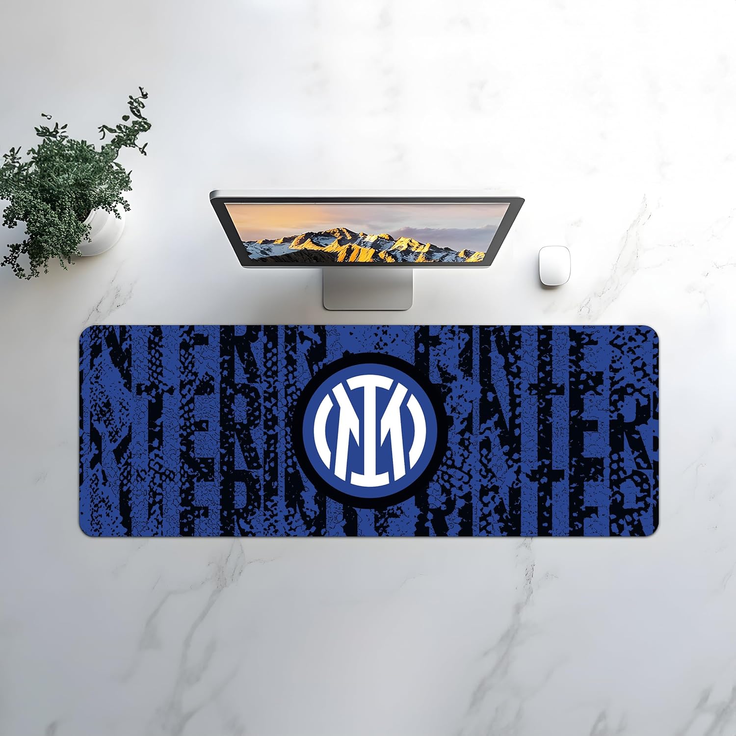 Licensed Décor FC Internazionale Milano - Vinyl Desk Mat - Layered Crest - 43 x 90 cm