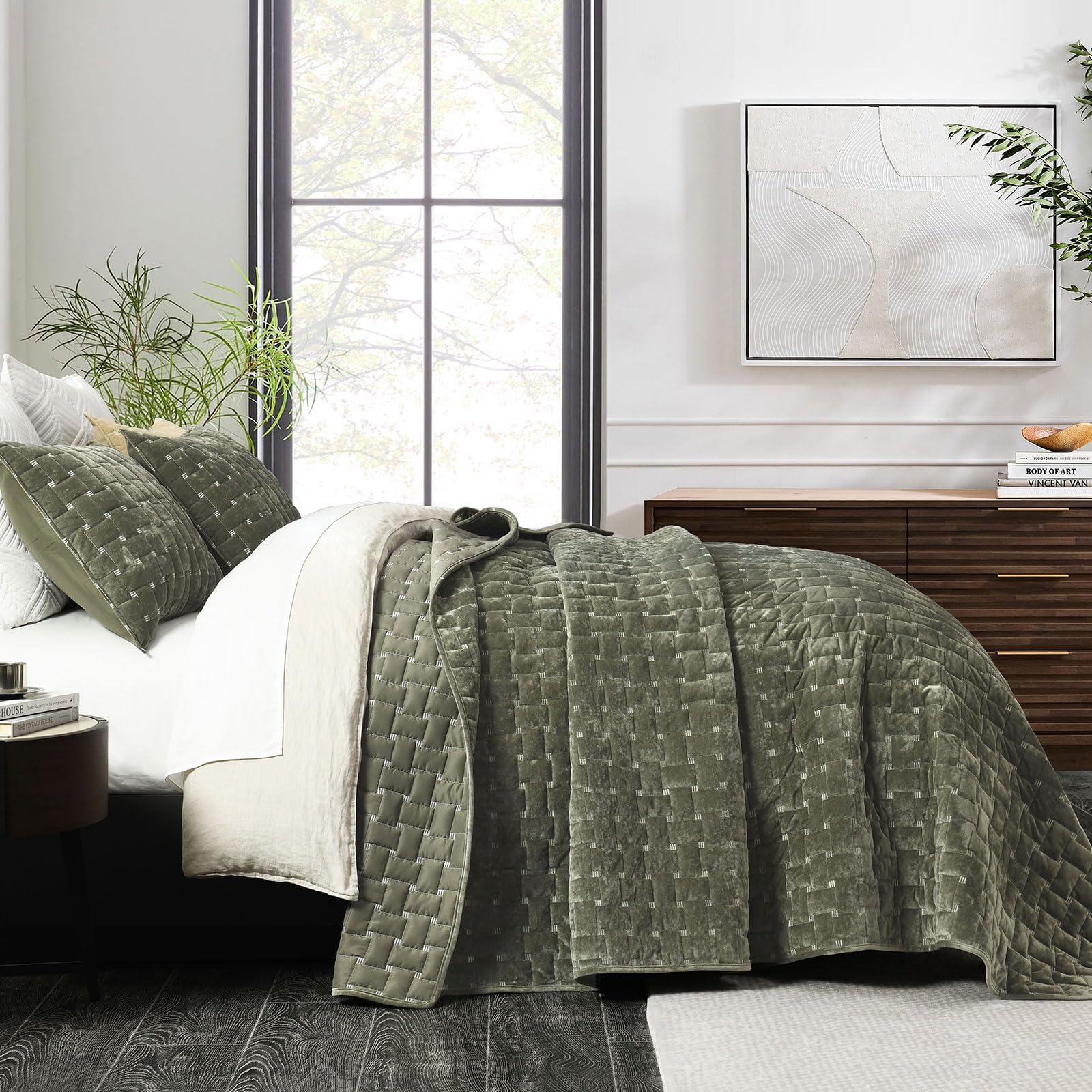 Grassix Velvet Quilt Set King Size, 3 Pieces Lightweight Velvet Comforter with Pillow Shams, Geometric Quilted Bedspread Coverlet Bedding Set for All Seasons, Olive Green, 108"x96"