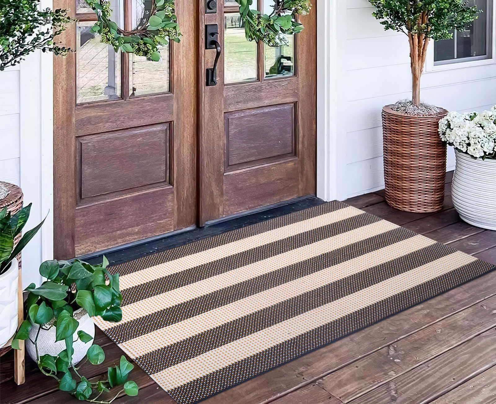 Alfombra de Exterior a Rayas Blancas y Negras de 61 x 130 cm, Tejida a Mano
