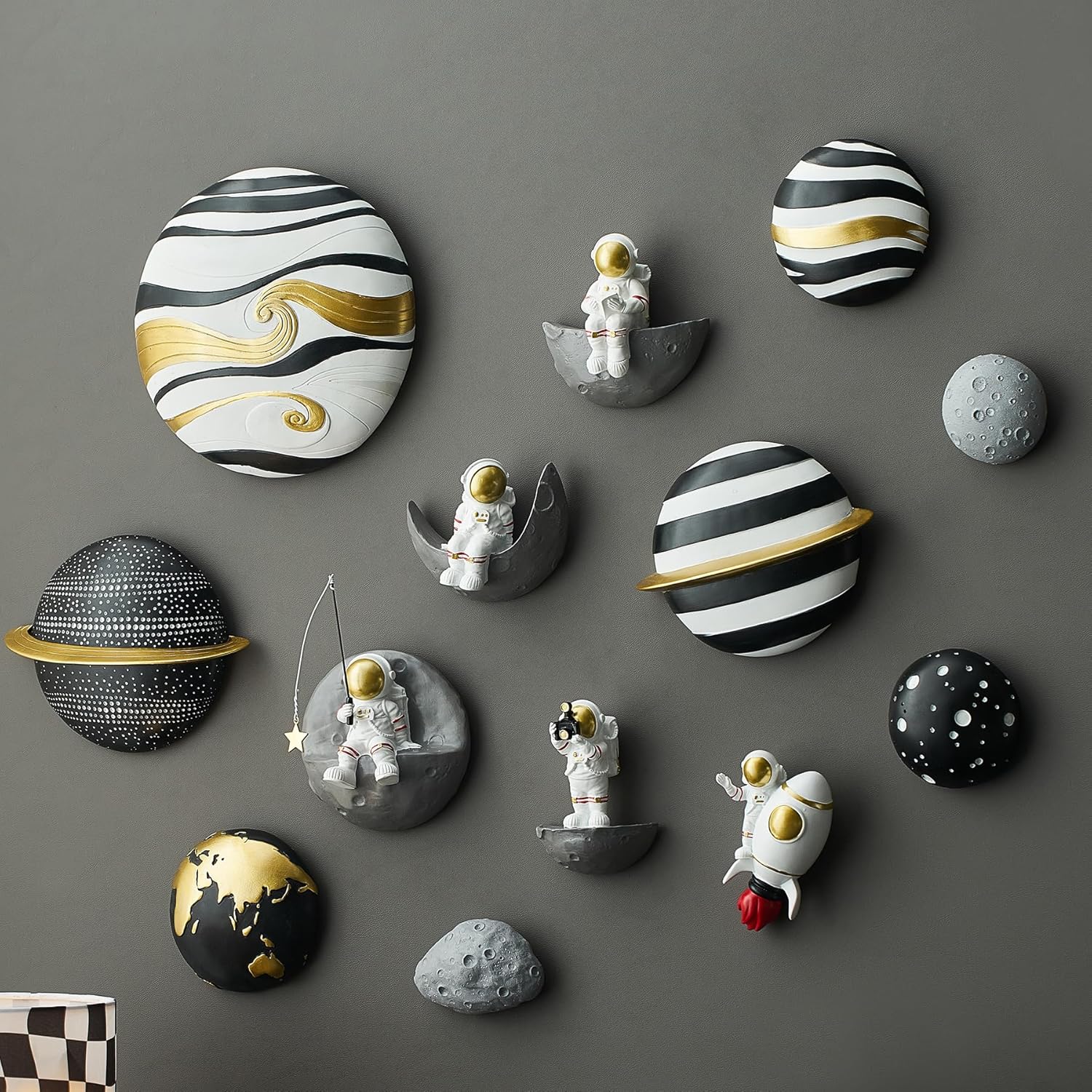 XGZY 5PCS astronauts wall decoration-Decor for Modern Home Decor-decoration for Background 3D Wall Space themed Living Room Sofa Bedroom Wall