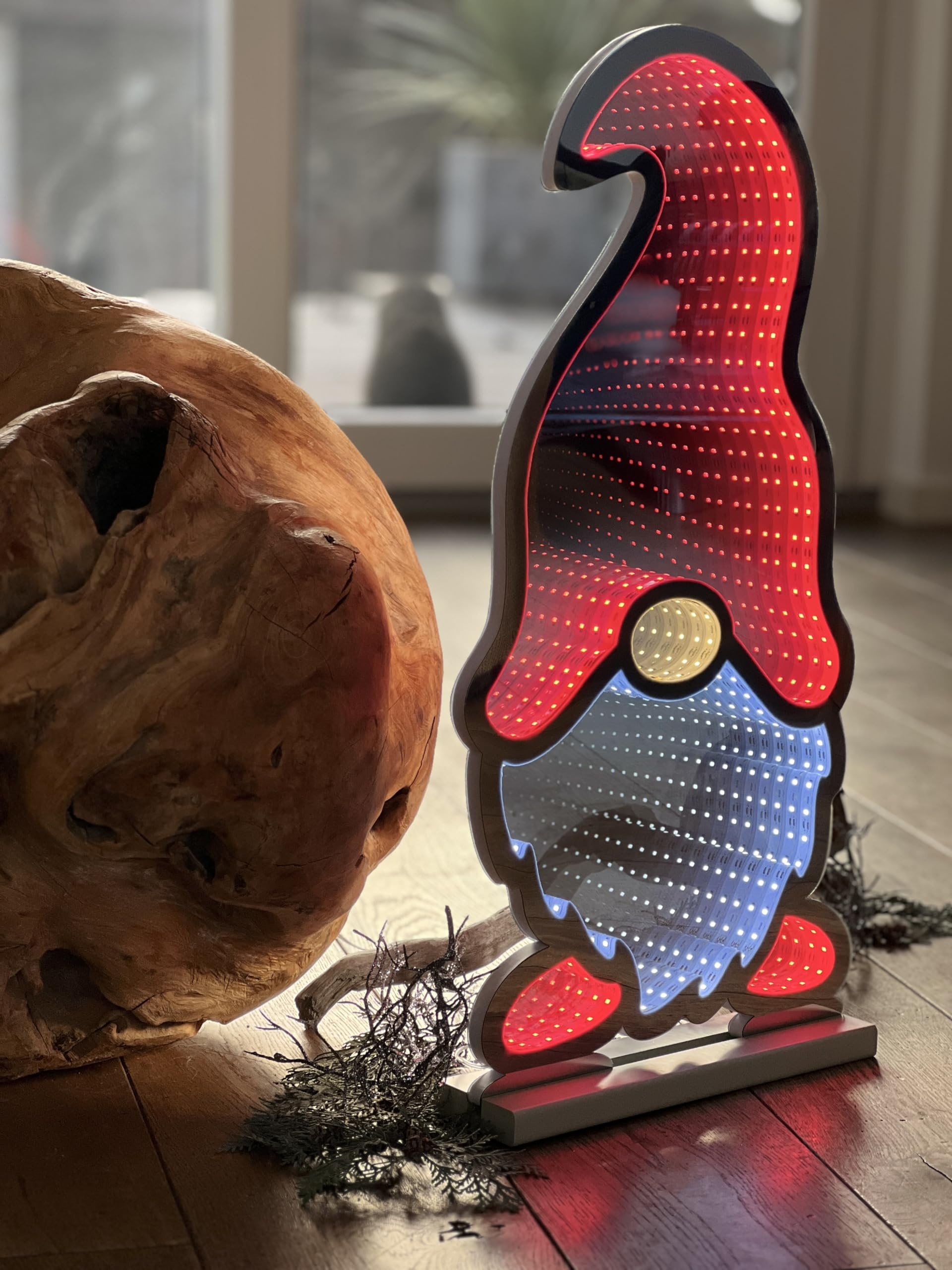 Brandsseller Éclairage de Noël LED avec effet infini – Figurine décorative Lutin en plastique avec minuterie 6/18 h et câble 3 m, décoration intérieure moderne (16x7x30 cm)