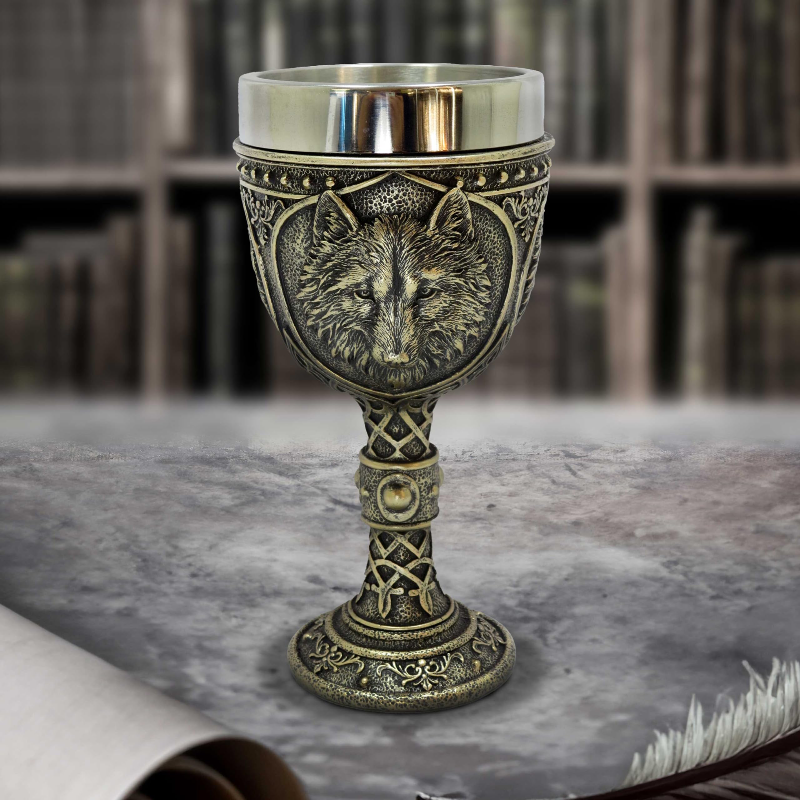 Nemesis Now Calice de soif sauvage de 20 cm, résine, bronze, calice de loup bronze, tige de détail de nœud, article cadeau loup, insert amovible en acier inoxydable, moulé dans la meilleure résine,