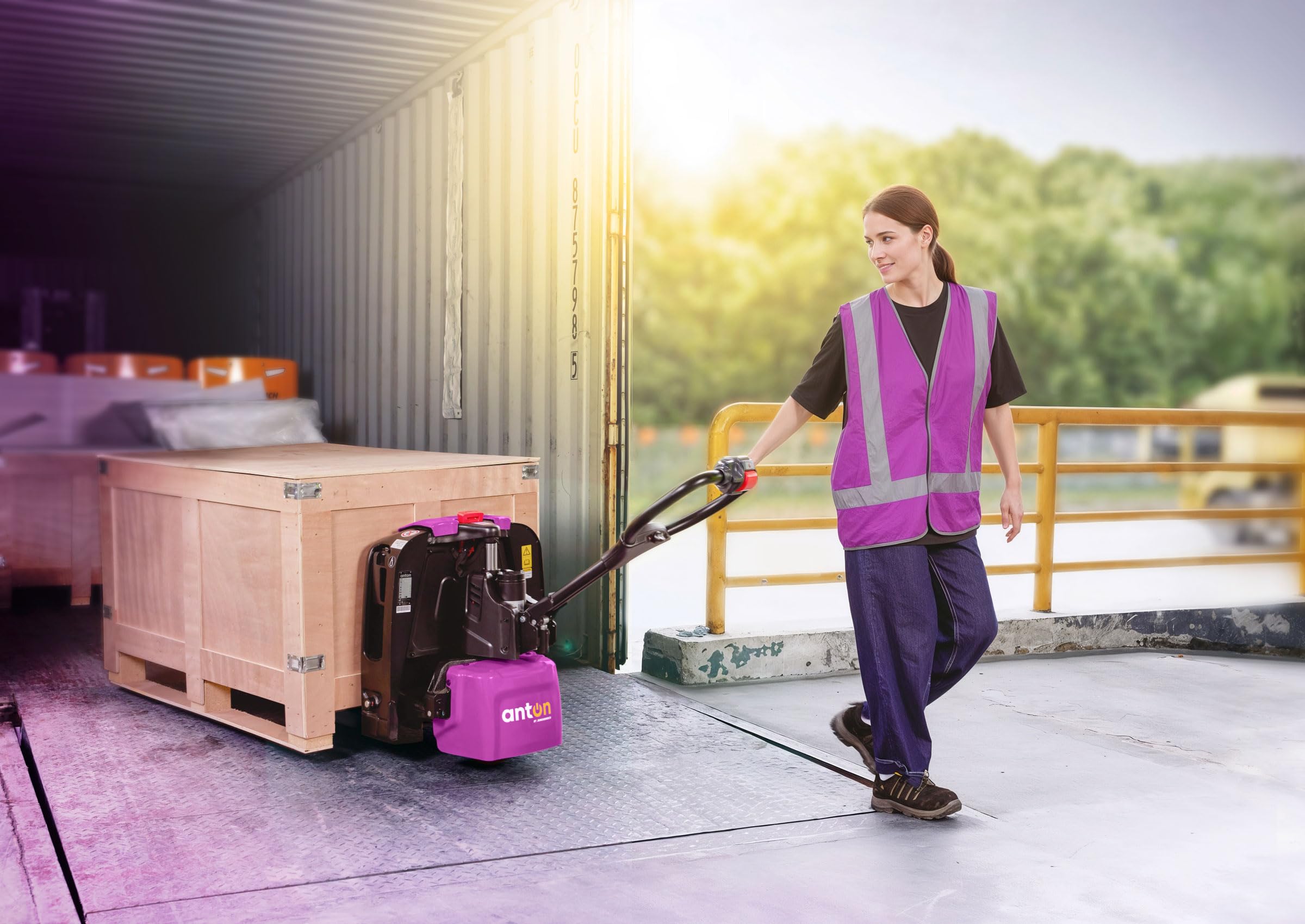 AntOn by Jungheinrich Elektro-Hubwagen | 1.500 kg Tragkraft | 1.150 mm Gabellänge | Lithium-Ionen-Batterie 24 V / 20 Ah | Kurze Ladezeit | externes Ladegerät | 2. Akku integrierbar | E-Hubwagen