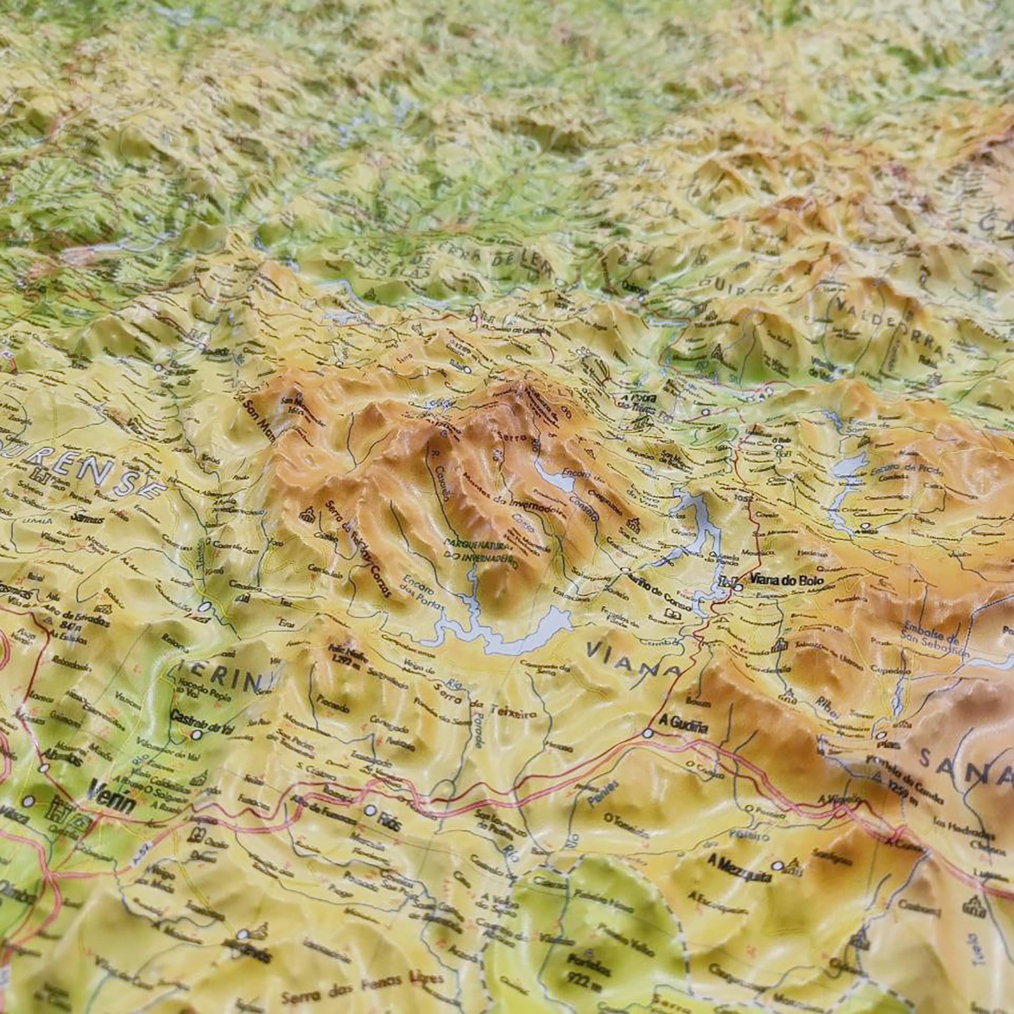 Mapa en relieve Galicia. Escala 1:250.000, 105x95 cm