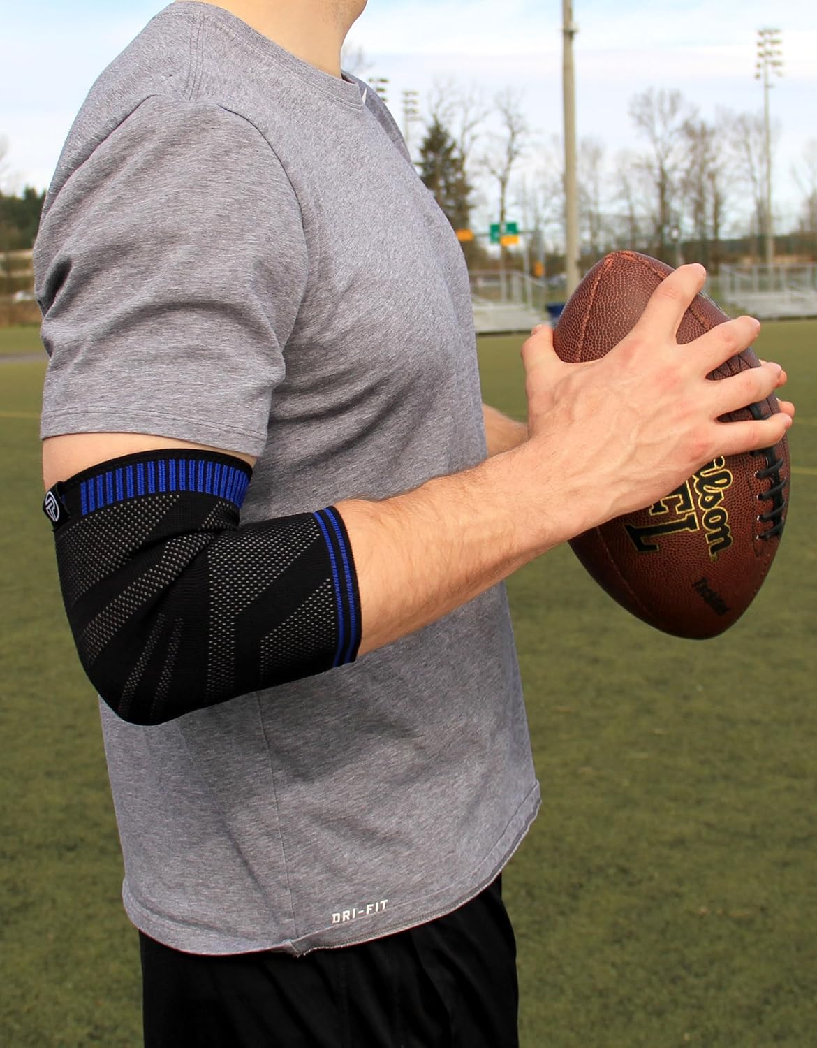 Pro-Tec Athletics 3D Compression Elbow Sleeve, Elbow Brace, Compression Sleeves, Pain Relief, Men & Women, Tennis Elbow Support, Easy to Use, Working Out