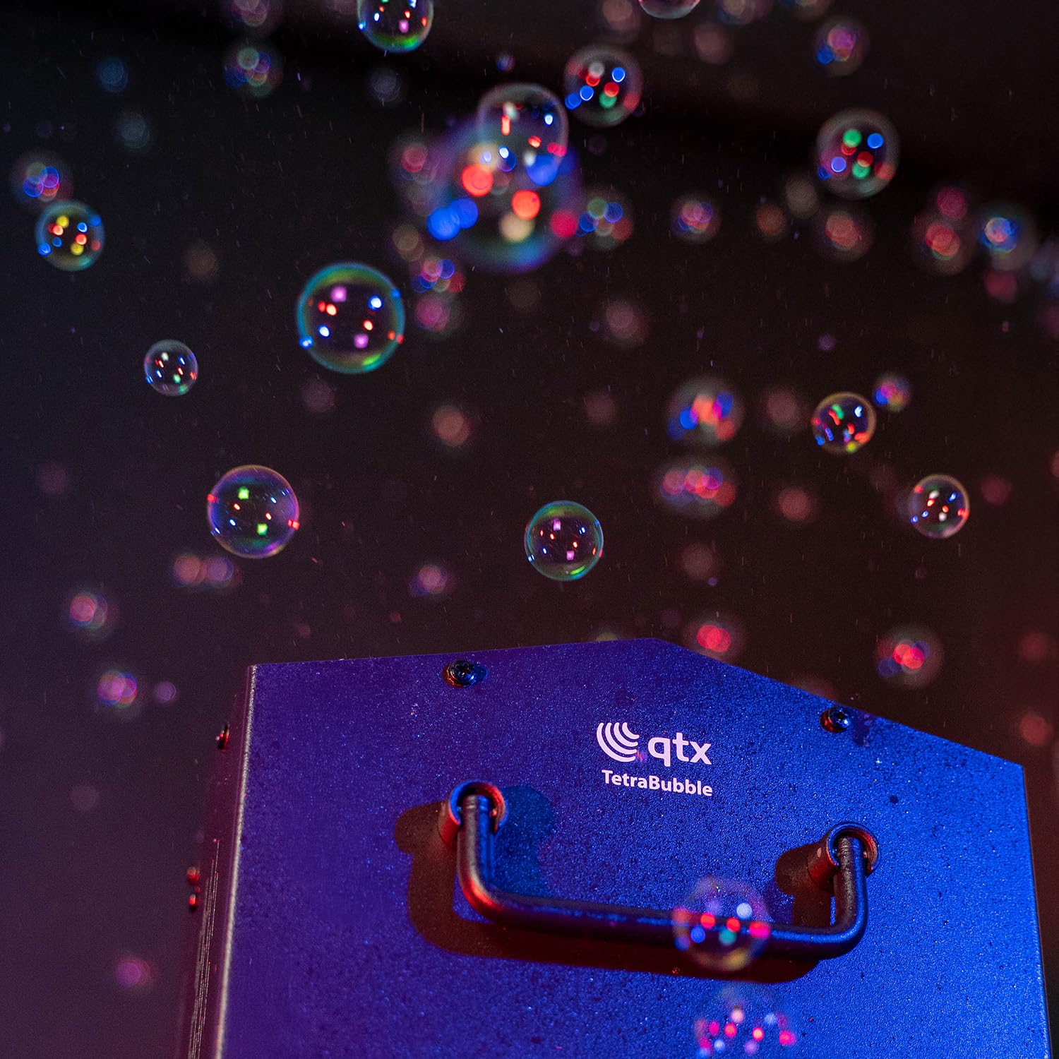 QTX Tetra Seifenblasenmaschine | Professioneller Hochleistungs-4-Rad-Bubble-Maker mit kabelloser Fernbedienung und 1,2 l Tank | Tragbarer Seifenblasengenerator für Partys, Hochzeiten, Veranstaltungen