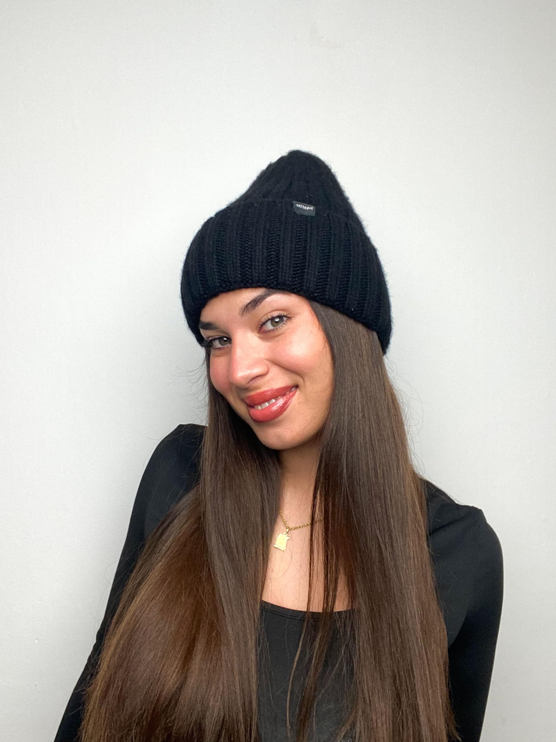 Offtopic® Cappello Invernale Donna Cashmere e Interno 100% Seta per Capelli Sempre in Ordine | Berretto Cuffia Anticrespo | Elegante Idea Regalo Unica