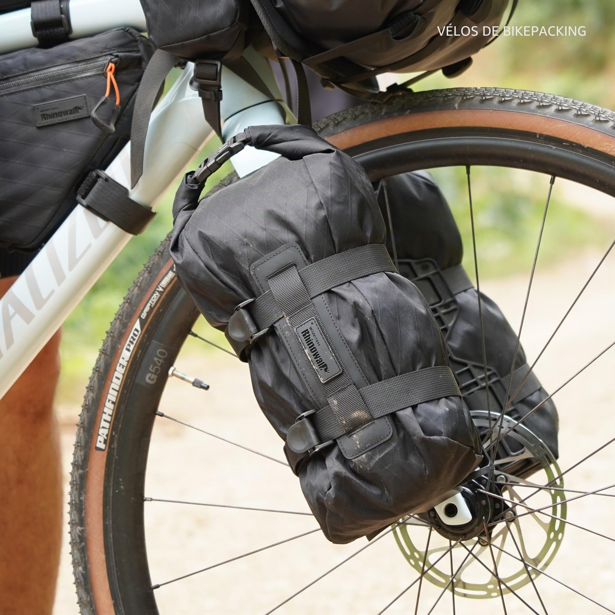Rhinowalk Sacoche de fourche de vélo, 6,5 l, étanche, avec fermeture par enroulement, montage avec vis ou sangles, sacoche de roue avant robuste, pour VTT, gravel et touring, noire