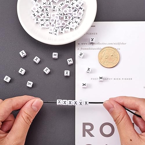 Vista 253 de FASHEWELRY 300 cuentas de letras acrílicas blancas de 0.236 x 0.236 pulgadas (0.236 x 0.236 in), cuentas del alfabeto para hacer pulseras