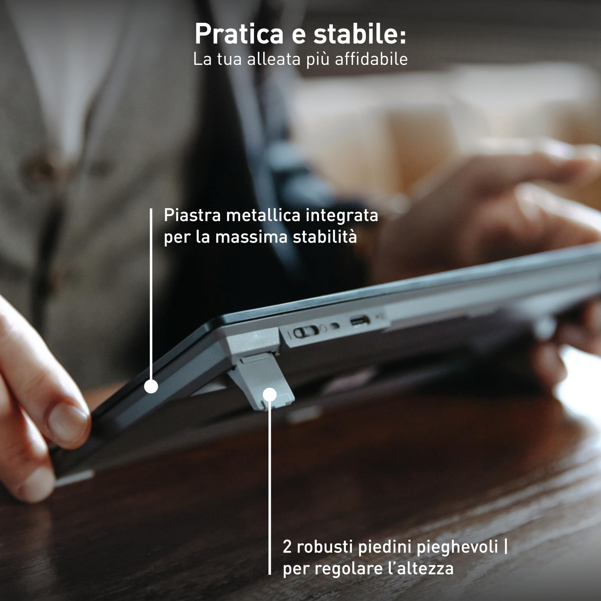 CHERRY KW 9200 MINI, Tastiera Multidispositivo Compatta per fino a 4 Dispositivi, Layout per la Svizzera (QWERTZ), Bluetooth, 2,4 GHz o Cavo, Ricaricabile, Nero
