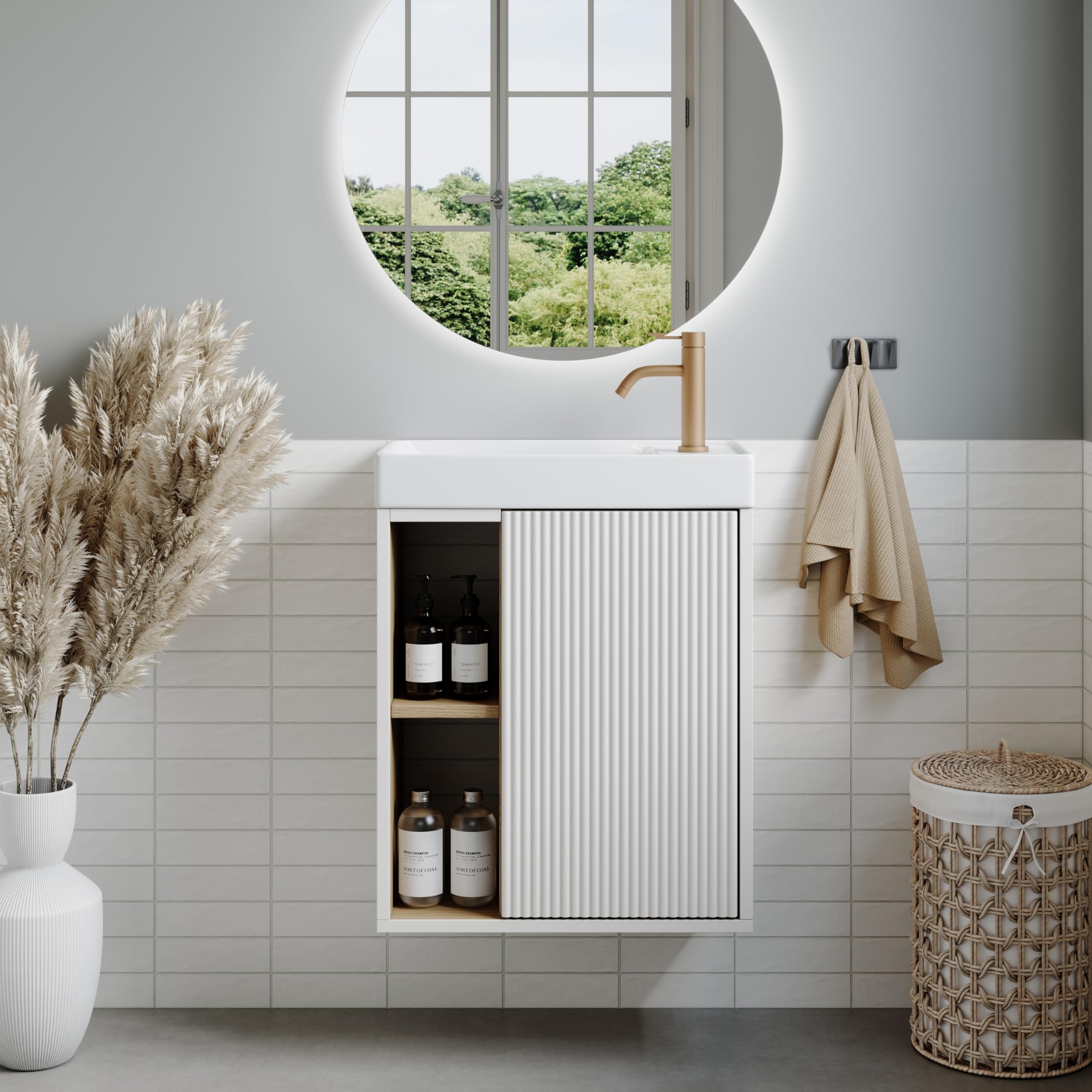 Meuble de lavabo Mural 46 cm avec lavabo – Meuble de Toilette étroit avec Porte rainurée à Fermeture Douce et étagère Ouverte, Blanc Mat/Golden Sand