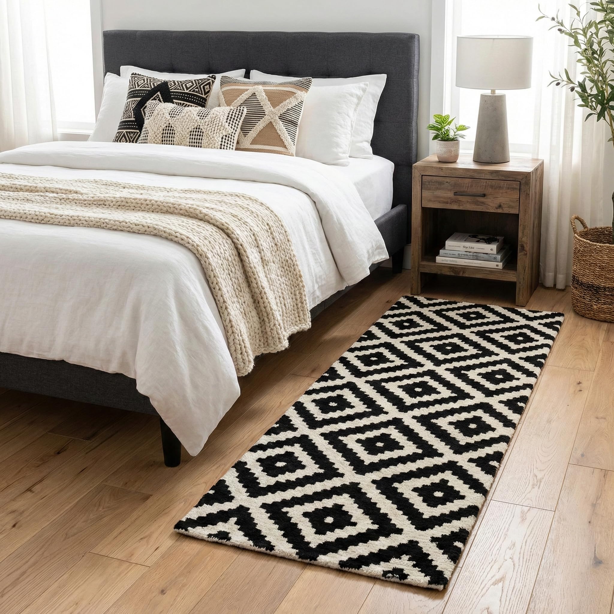 Handmade Contemporary Wool Runner Rug/Carpet for Bedroom, Living Room (2x6 Feet, Black/White, Wool)-image-1