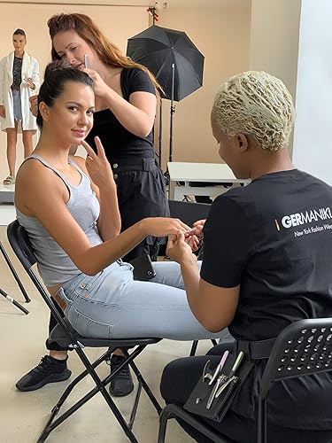 Miniatura 4 de GERMANIKURE Cortaúñas pequeño económico en estuche de cuero, fabricado éticamente en Solingen Alemania, hoja curvada para uñas