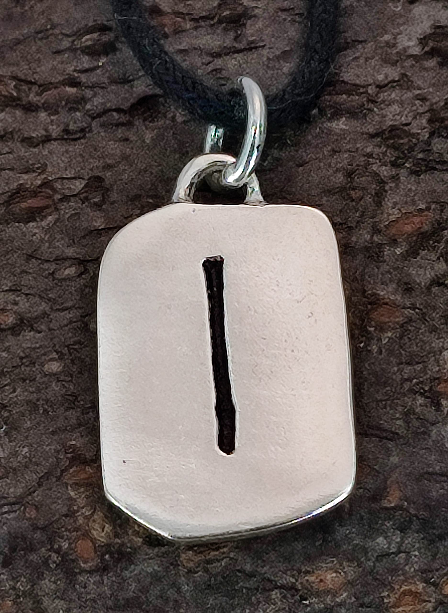 Kiss of Leather Runen Anhänger Isa aus 925 Sterling Silber Nr. 307