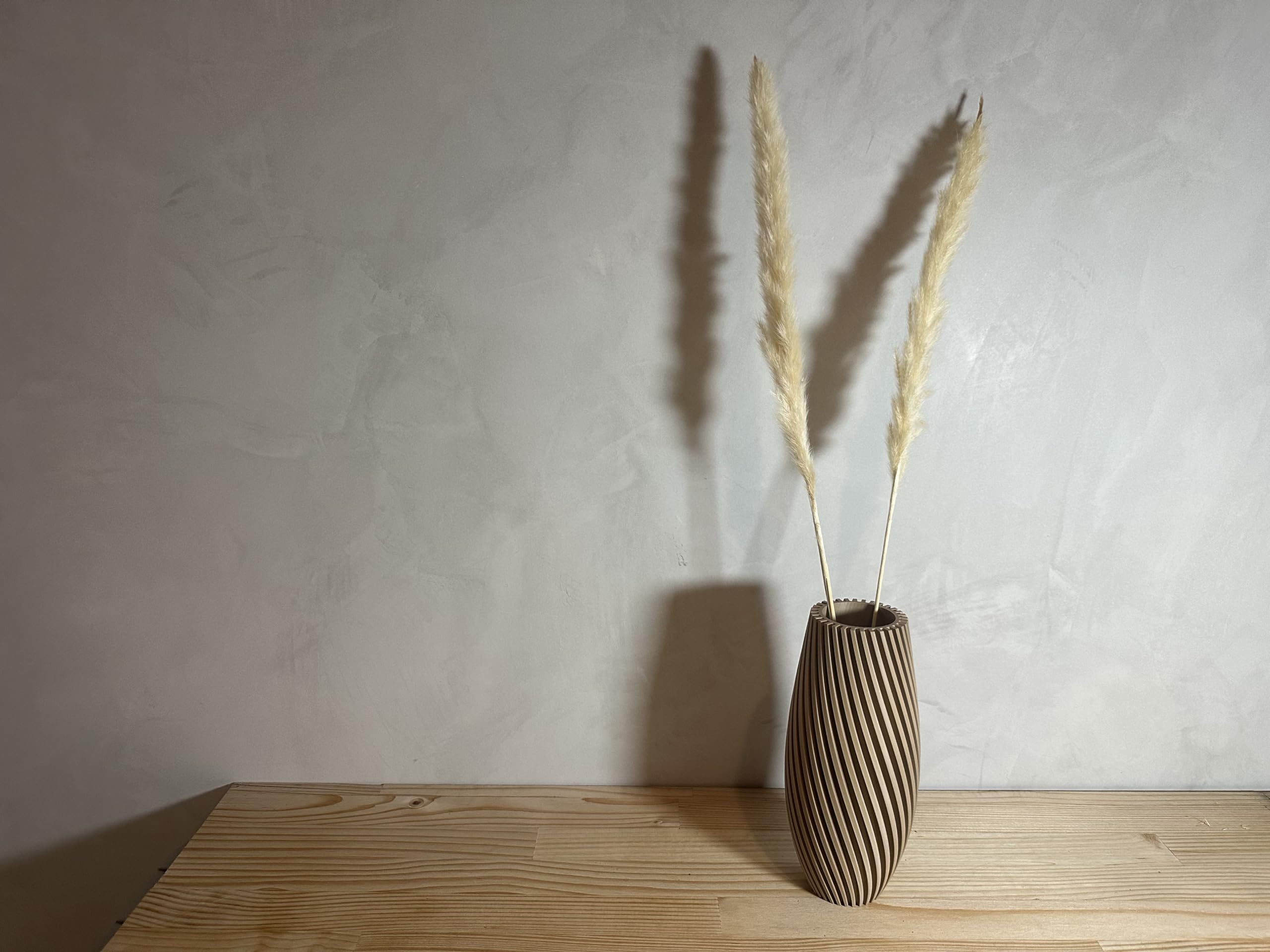Vase en bois fait main Dionysos, objet d'artisanat mat au design moderne