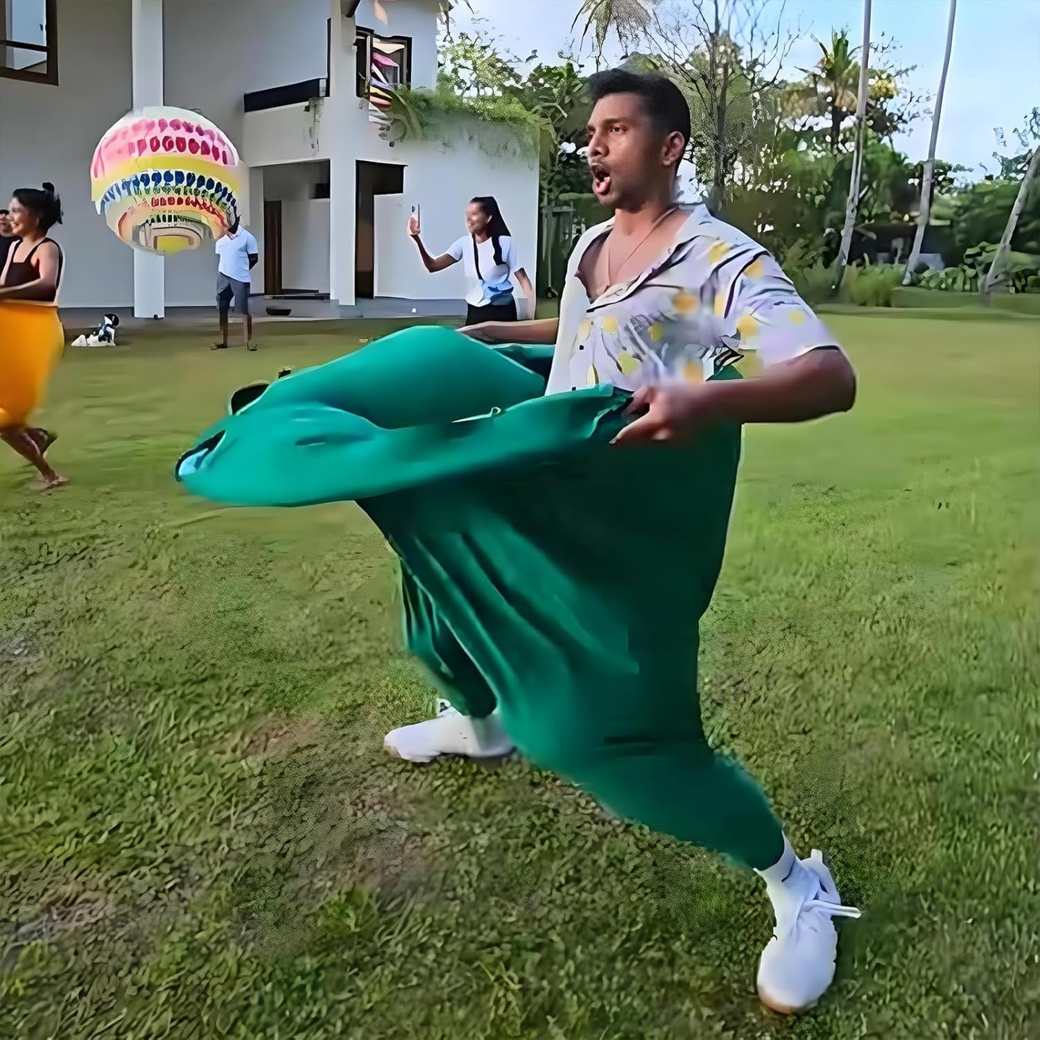 Granny Pants Yard Game Sets,Granny Pants Family Party Outdoor Games with Bouncy Balls for Adults,The Family Reunion Ultimate Backyard Party Games