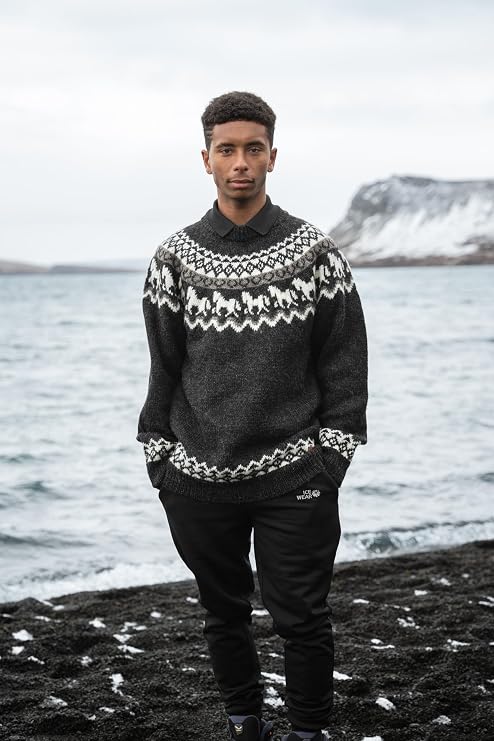 ICEWEAR Sleipnir wool sweater with horse pattern