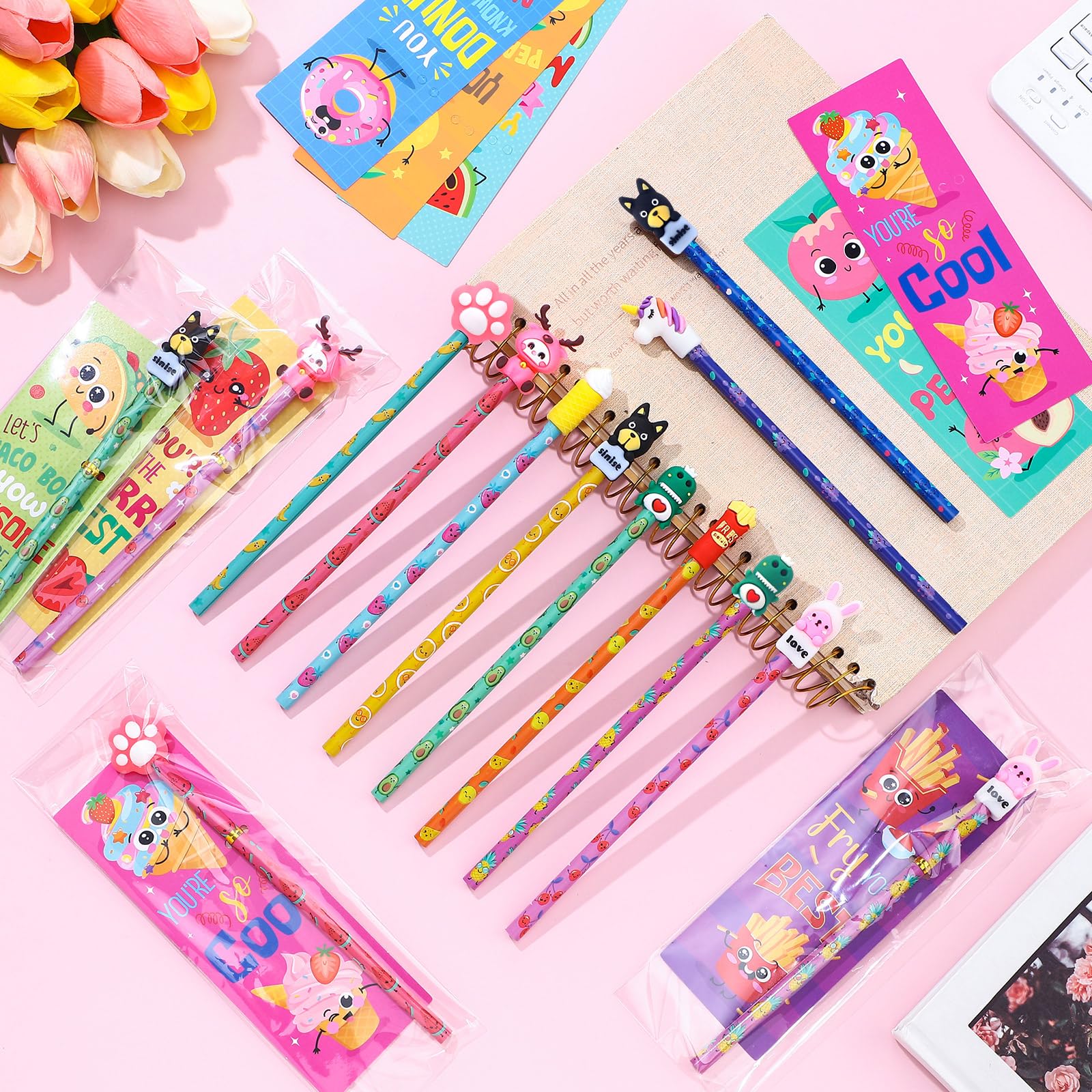 Outus Lot de 30 crayons parfumés mignons et marque-pages parfumés inspirants pour étudiants - Crayons en bois amusants sur le thème des fruits avec gommes d'animaux - Cadeaux en vrac pour l'école et
