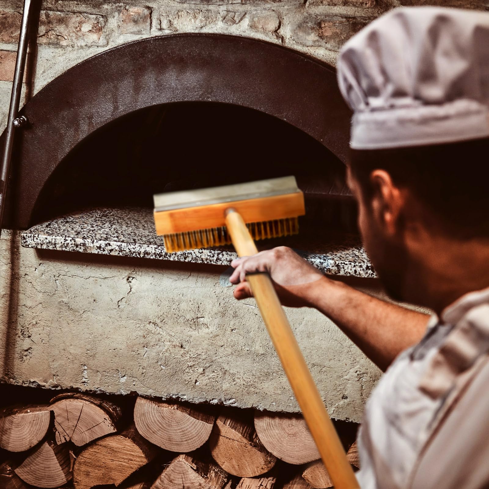 Reallnaive Paquete de 2 cepillos de horno de pizza con mango de madera de 37 pulgadas con raspador, herramienta de cepillo de limpieza para horno de pizza al aire libre, punta roscada de aluminio
