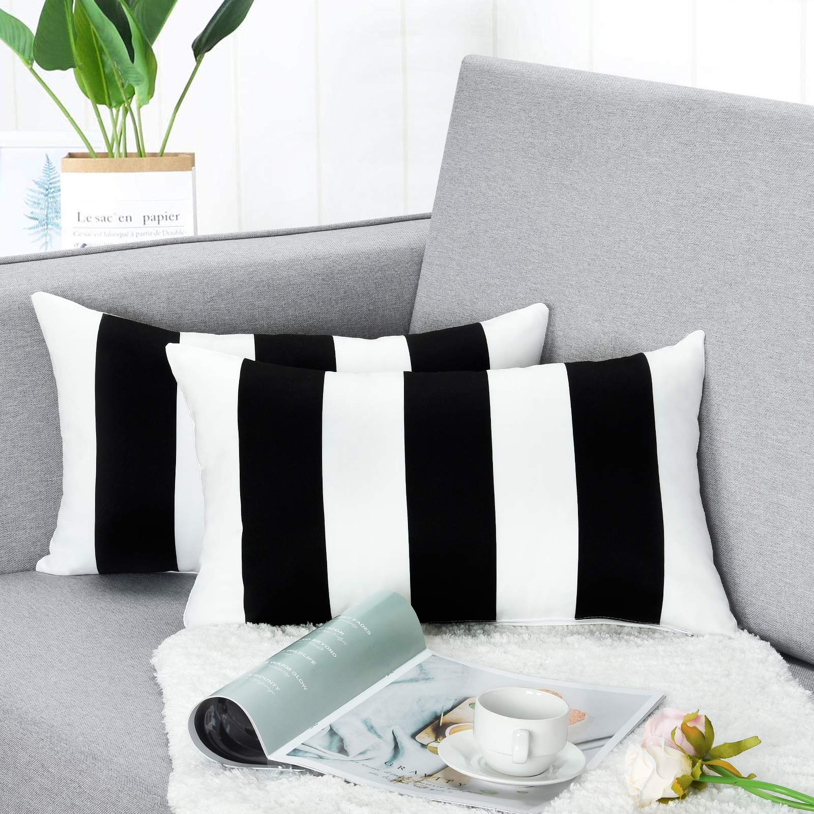 Set di 2 federe per cuscini bianche/nere 30x50 cm, federe con nappe decorative, copridivano in velluto, senza imbottitura, con cerniera nascosta. | Leroy Merlin