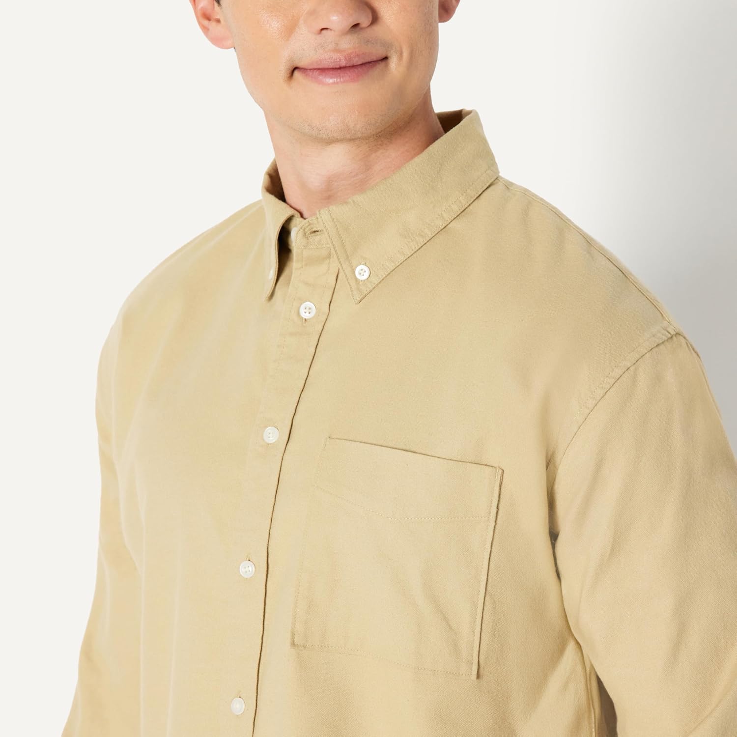 Amazon Essentials Men's Modern Oversized-Fit Cotton Button-Down Shirt