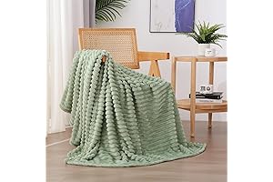 Sage Green Fleece Throw Blanket: Warm and Cozy Comfort