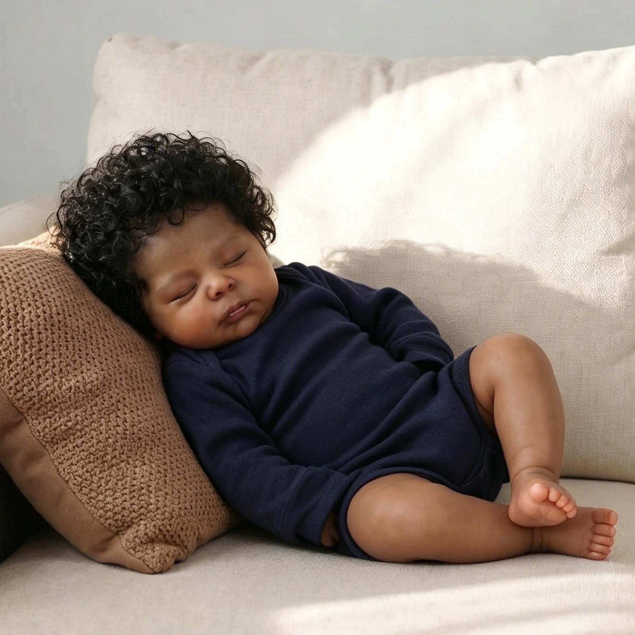Anano Bebe Reborn de Vinyl Suave y Flexible Christopher 45cm, Muñeca Recién Nacida de Piel Morena, Muñeca Realista Niña Negra, Regalo de Cumpleaños para Niños +3 Años
