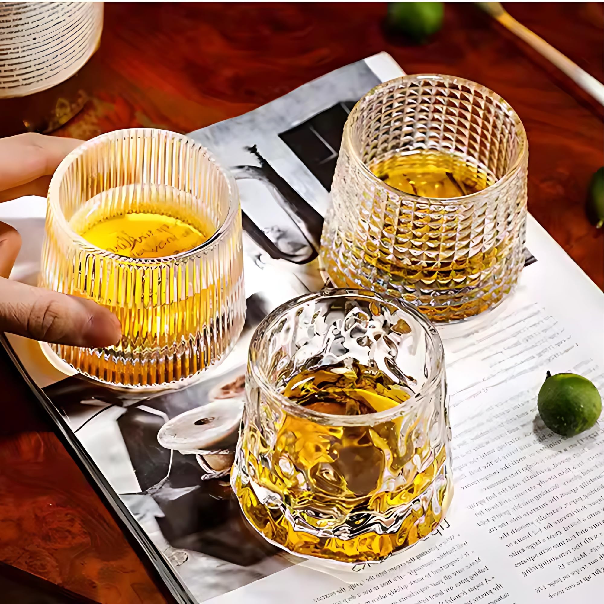 Set Bicchieri da Whisky in Vetro Rotante, Bicchieri Wisky con Fondo Sferico per Degustazione, Bicchiere Senza Gambo di Alta Qualità, 4 Pz Bicchieri Vetro Particolari per Rum, Gin, Amaro e Distillati